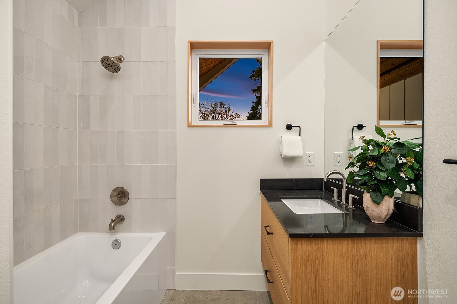 1808 E Mercer Street