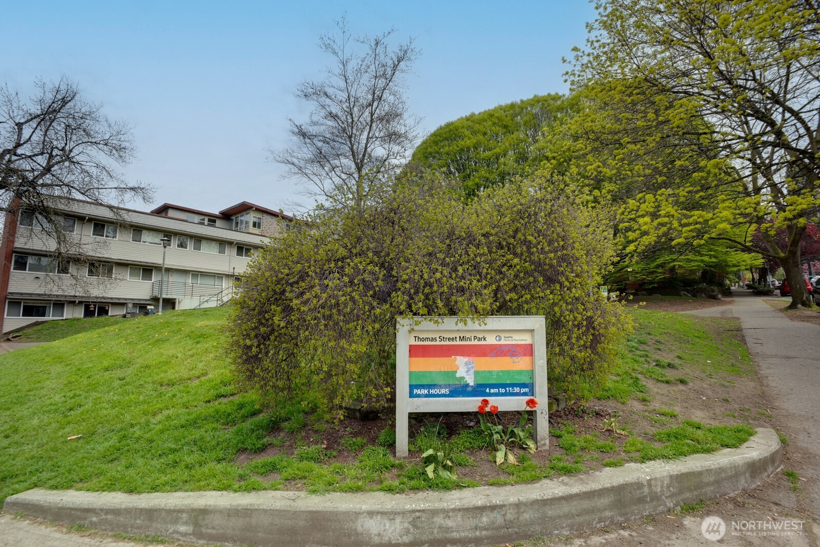 214 Summit Avenue E Unit: 402