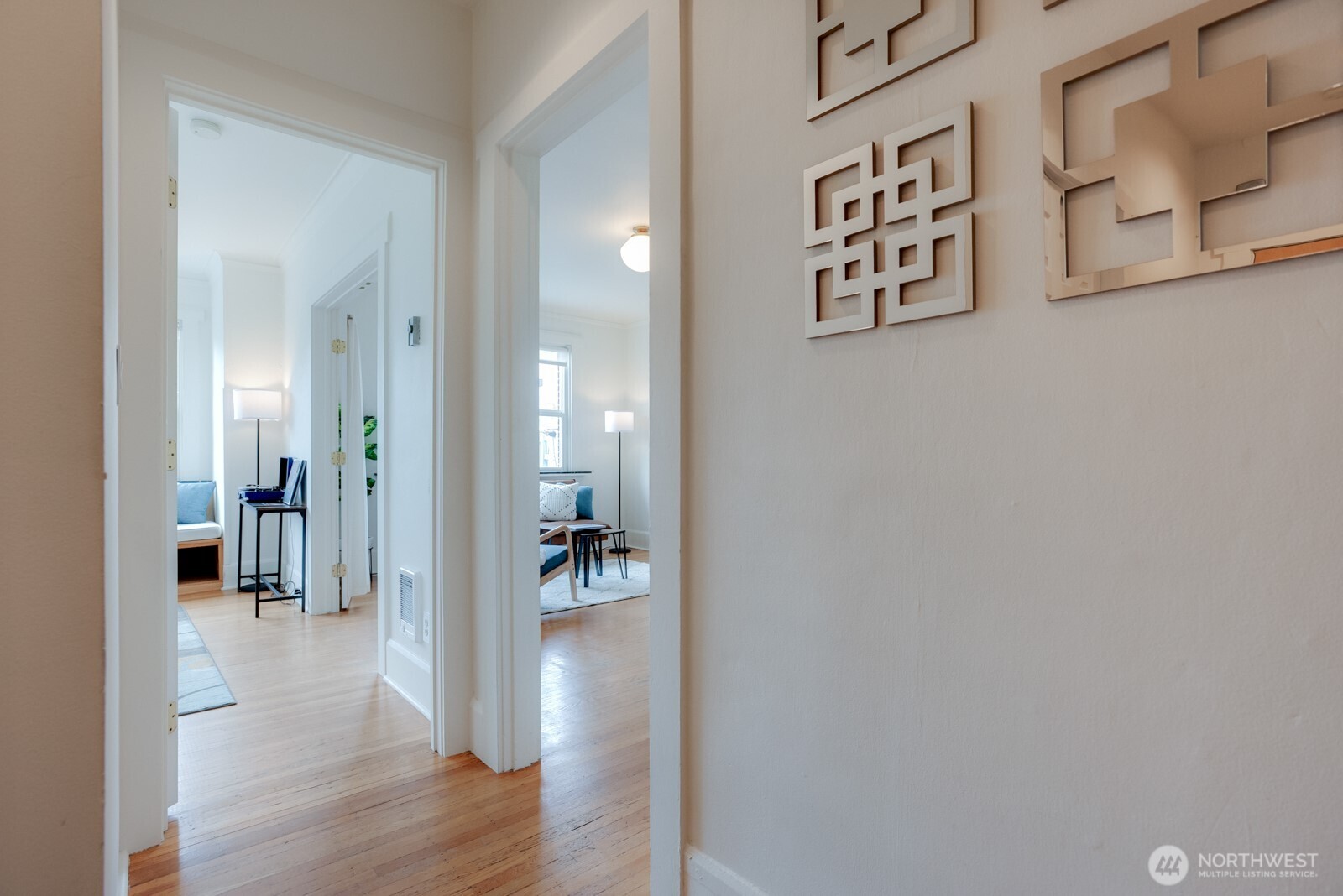 214 Summit Avenue E Unit: 402