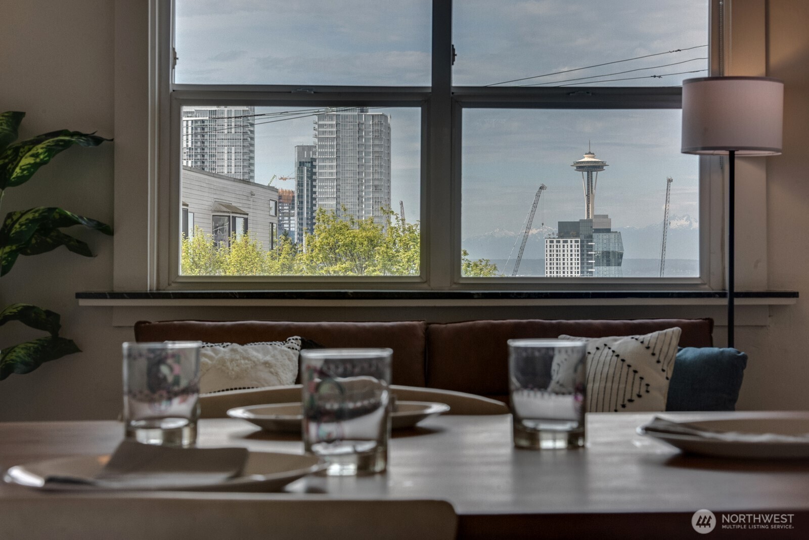 214 Summit Avenue E Unit: 402