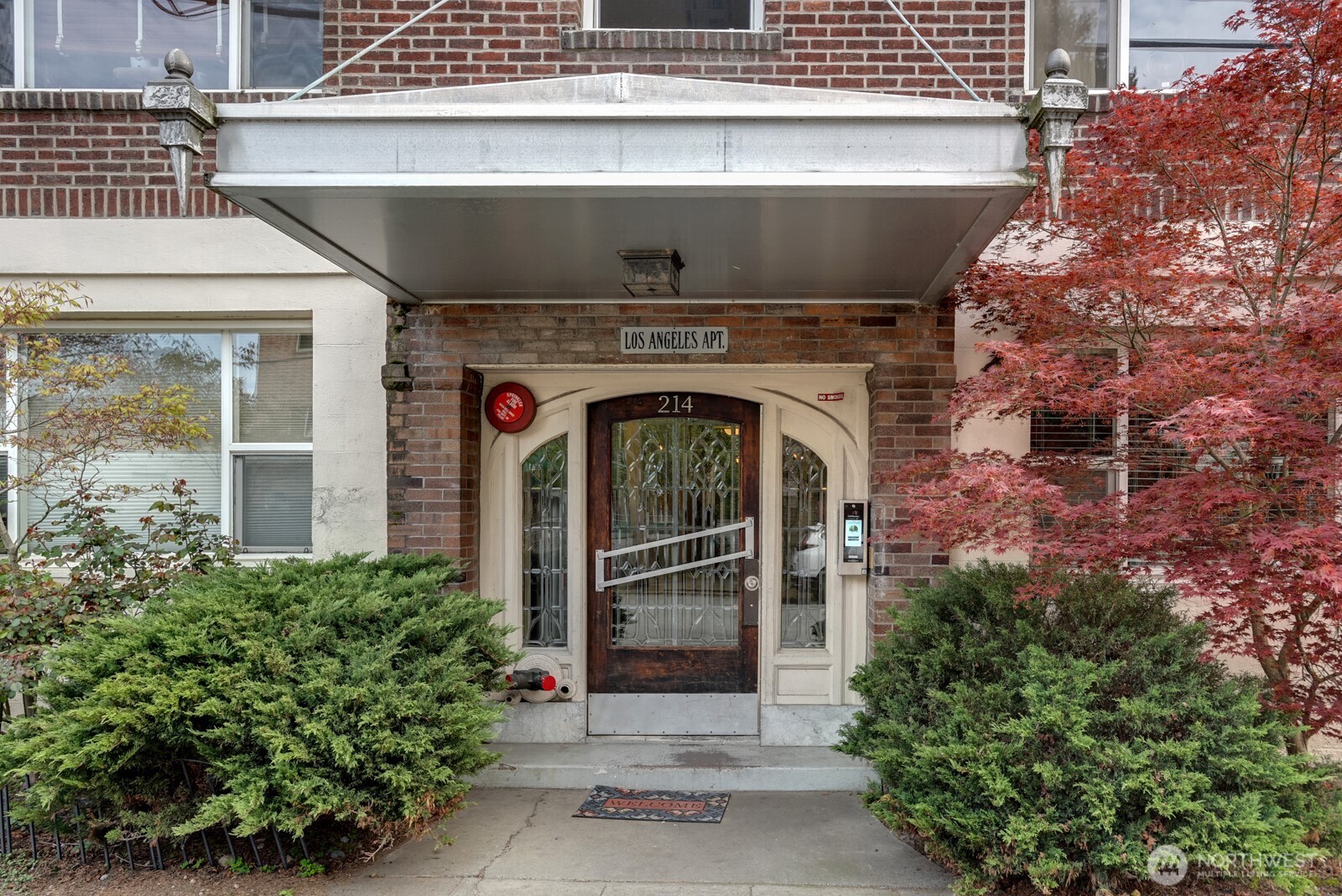 214 Summit Avenue E Unit: 402
