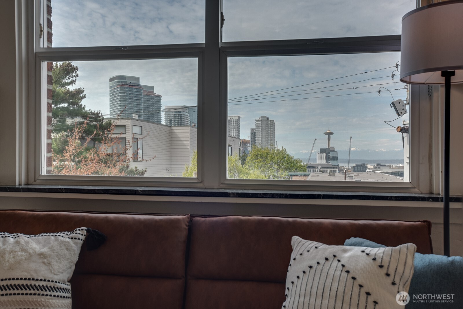 214 Summit Avenue E Unit: 402