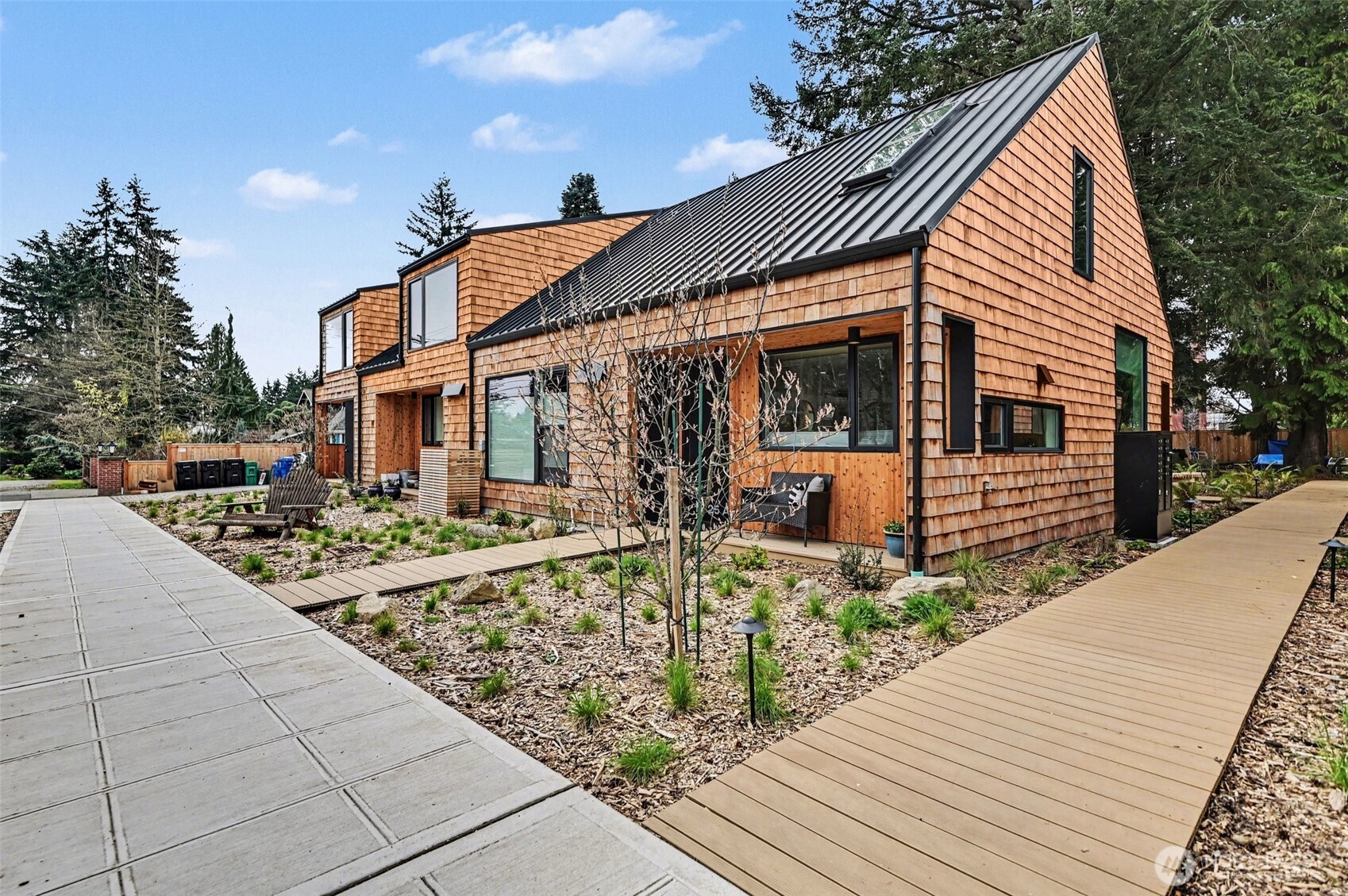 11725 Meridian Avenue N Unit: 4
