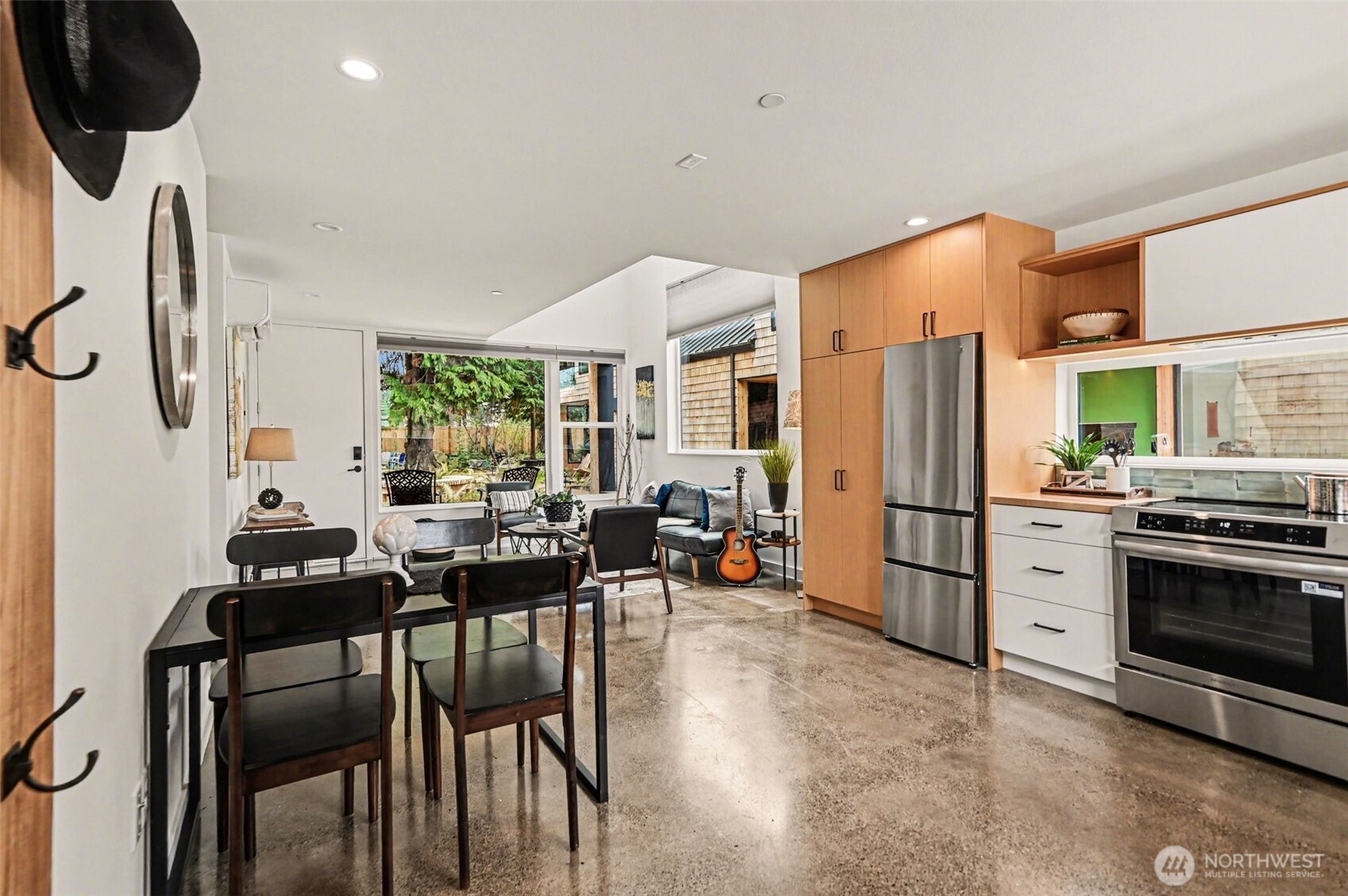 11725 Meridian Avenue N Unit: 4