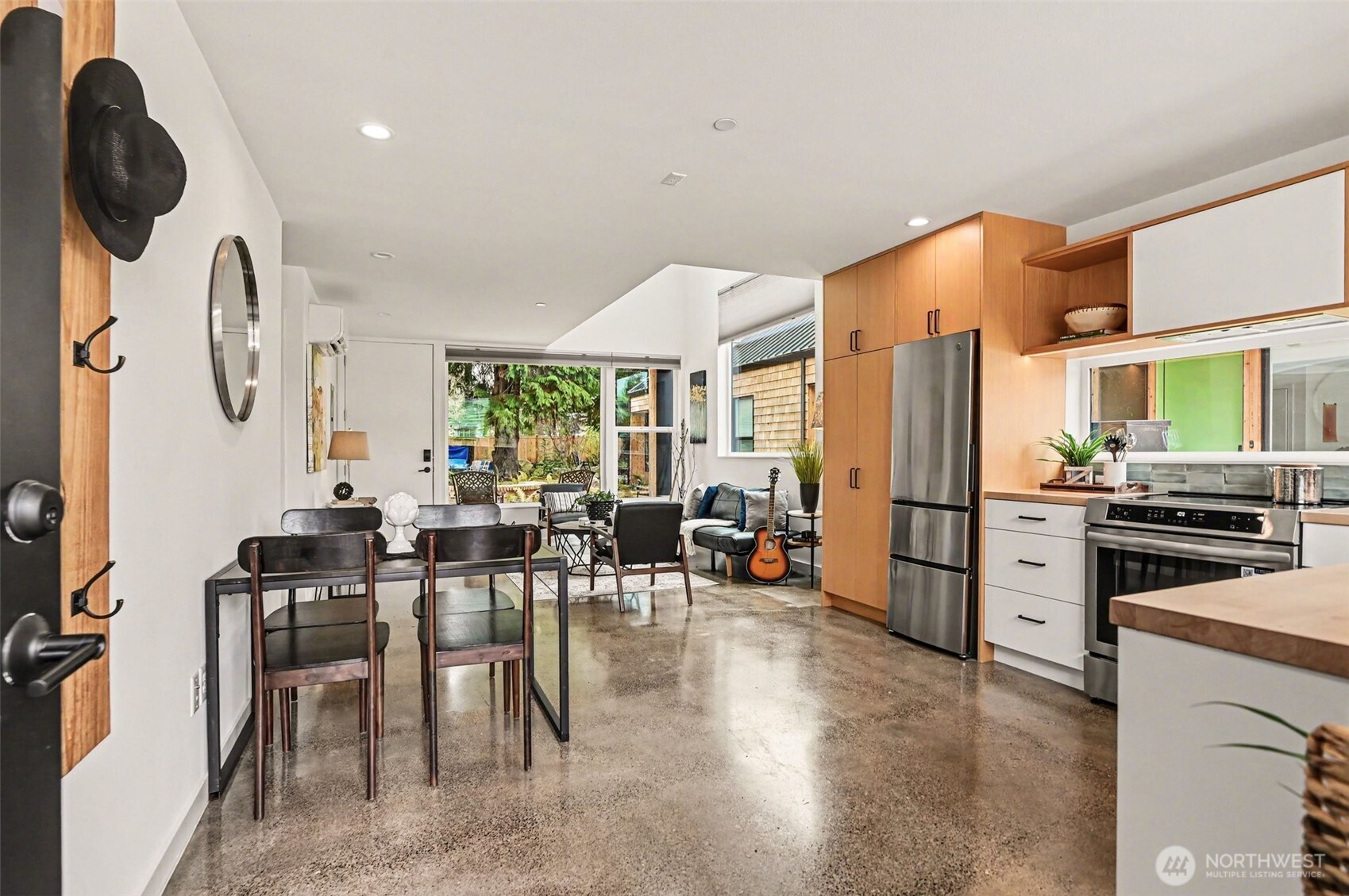 11725 Meridian Avenue N Unit: 4