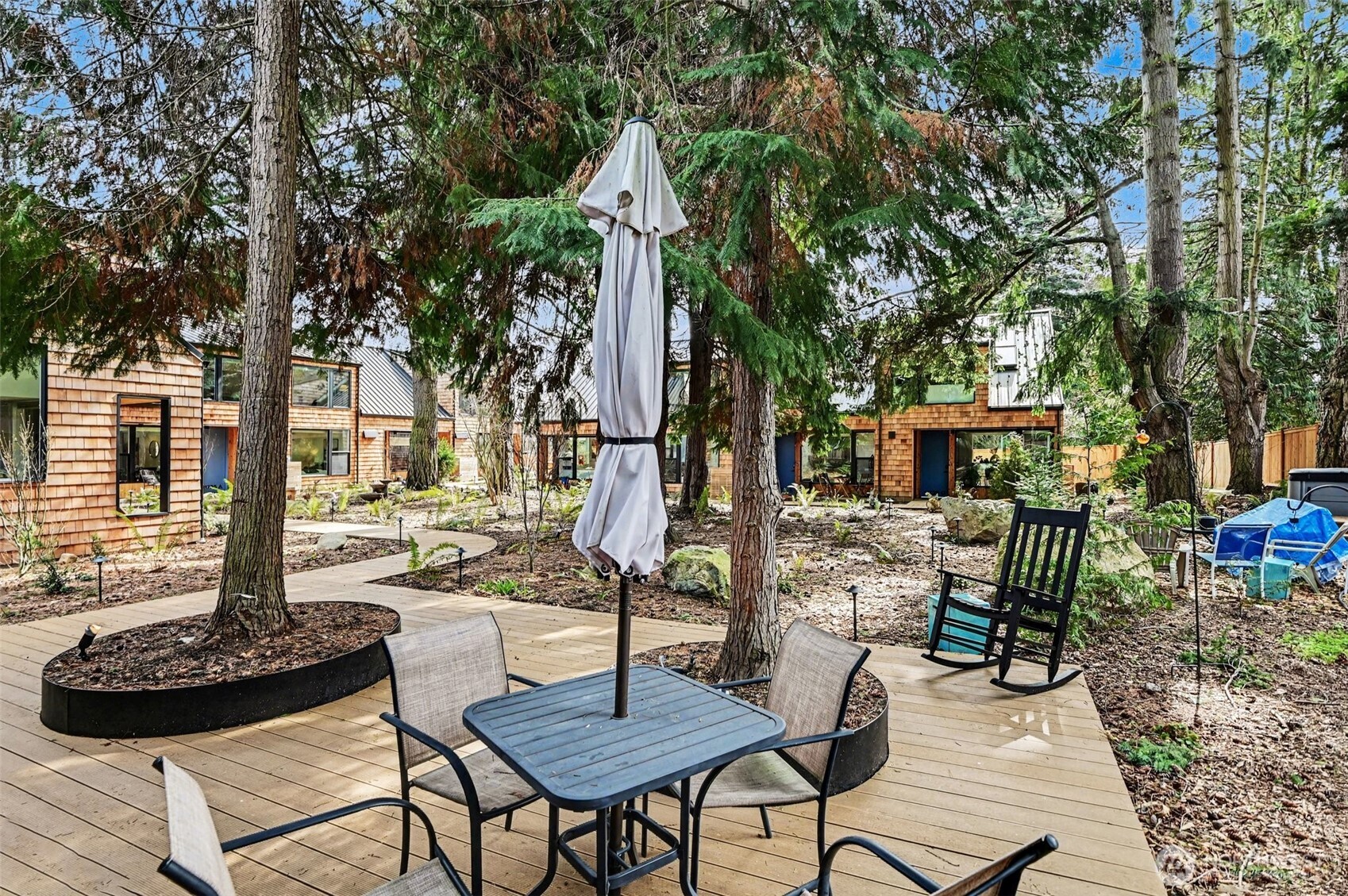 11725 Meridian Avenue N Unit: 4