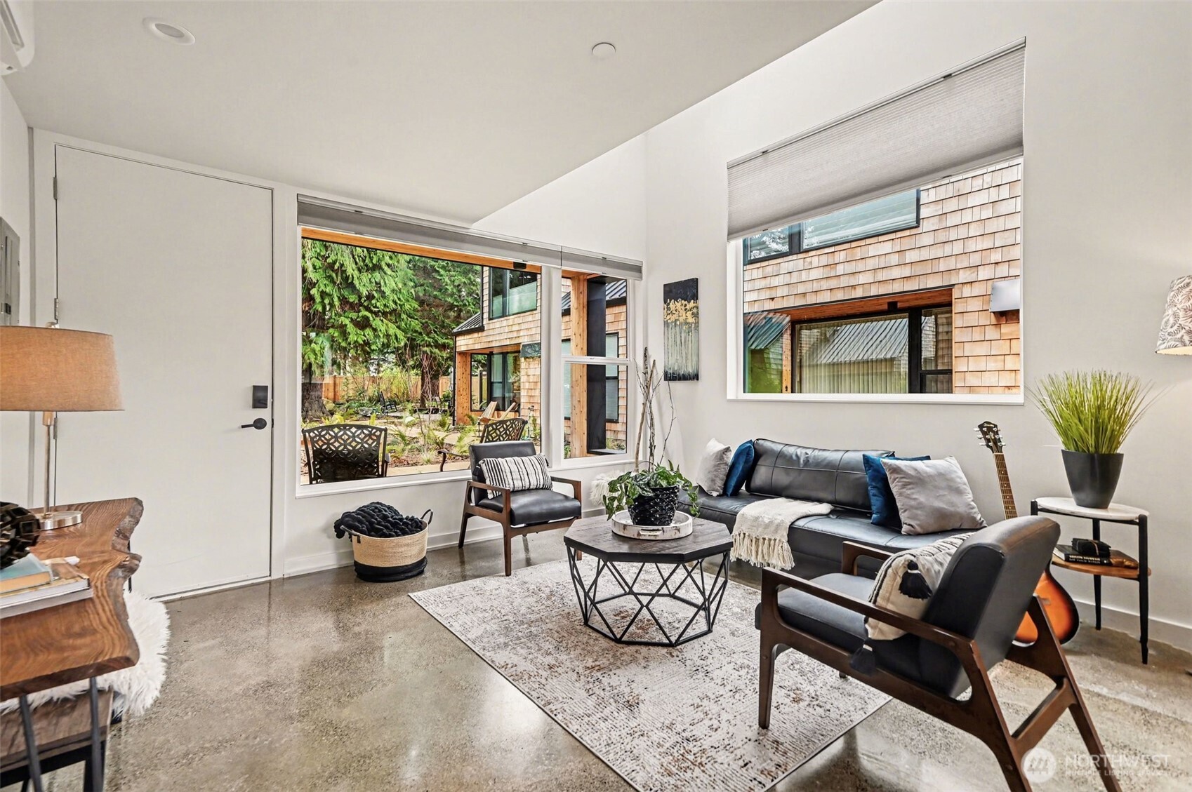 11725 Meridian Avenue N Unit: 4