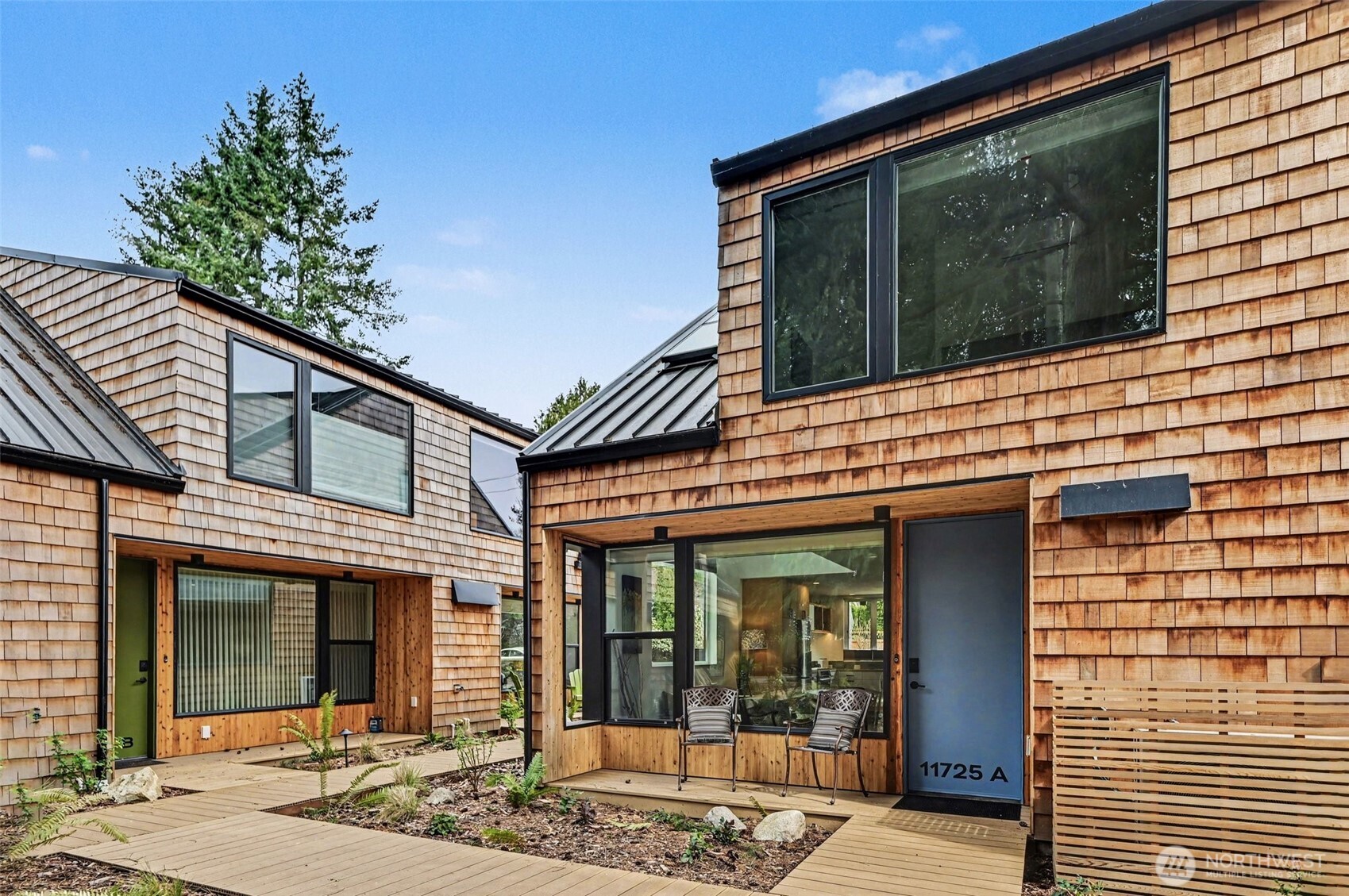 11725 Meridian Avenue N Unit: 4