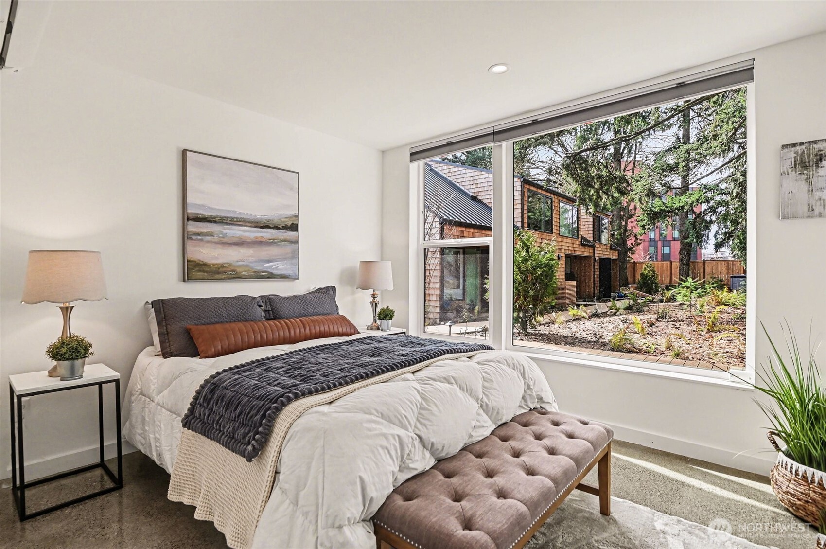 11725 Meridian Avenue N Unit: 4