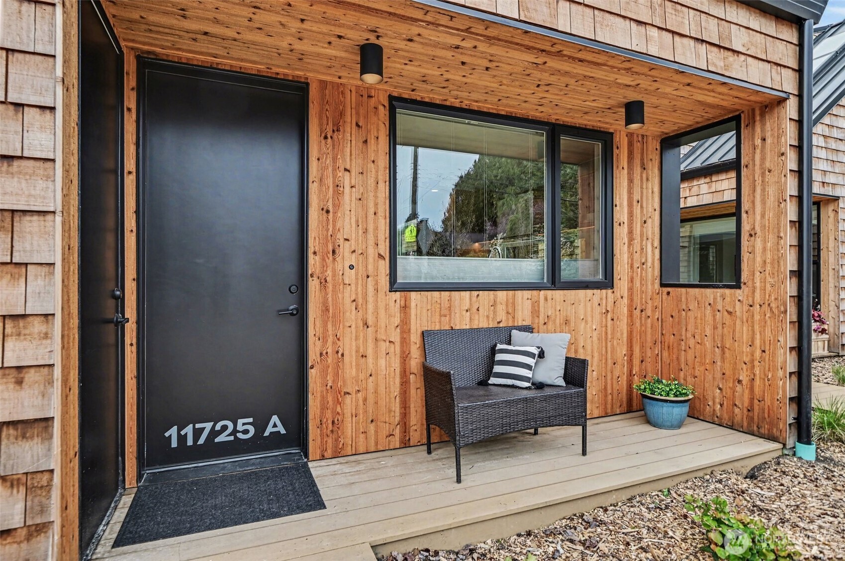 11725 Meridian Avenue N Unit: 4