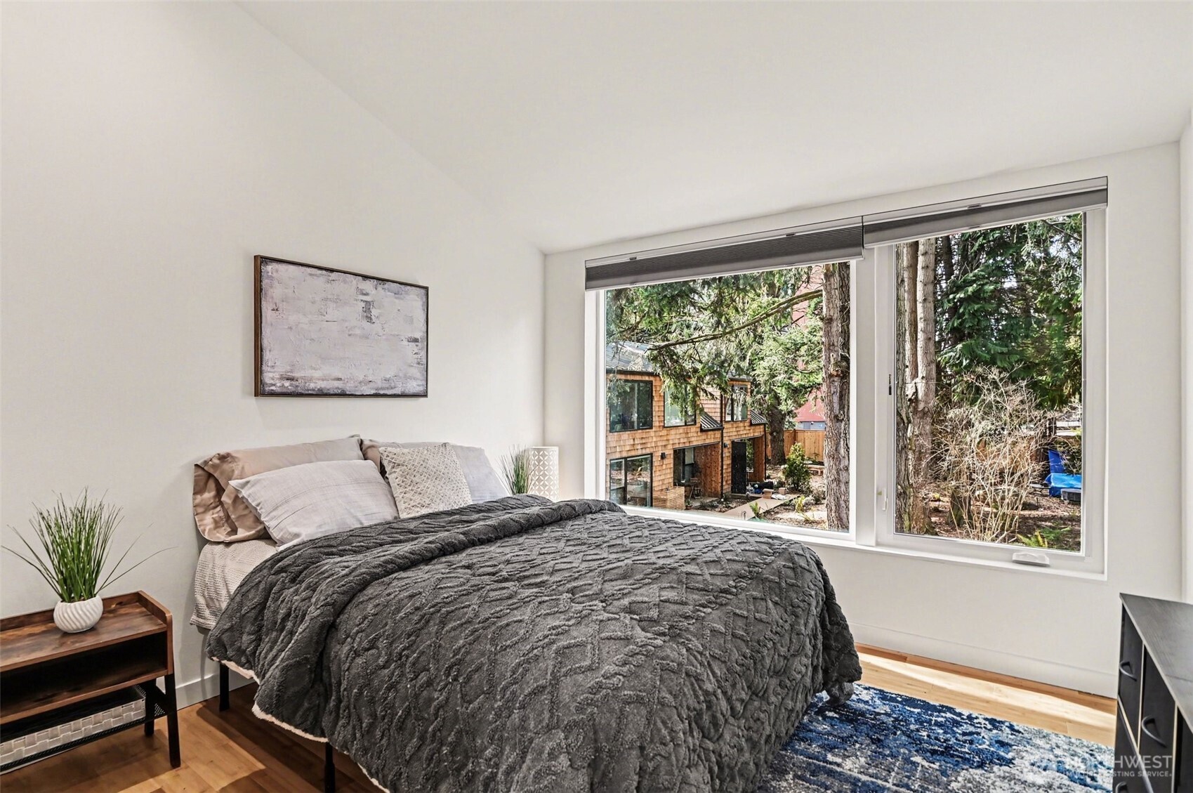 11725 Meridian Avenue N Unit: 4