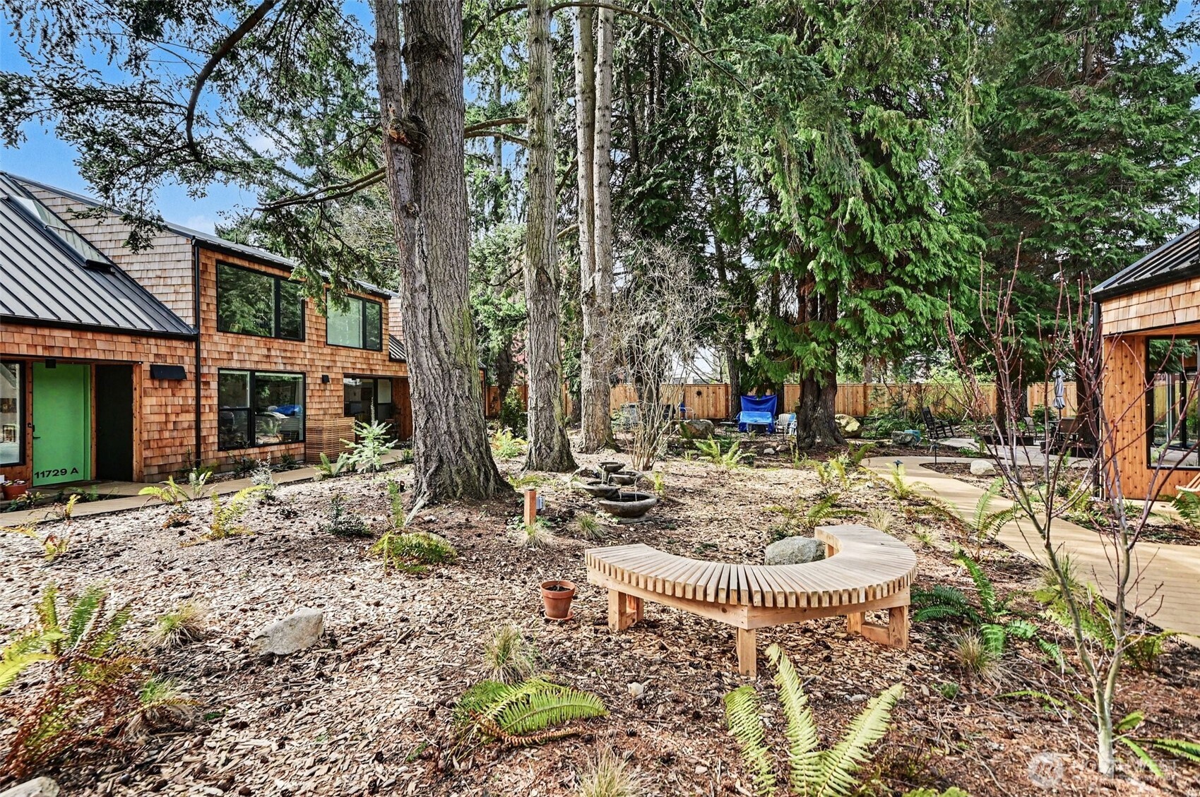 11725 Meridian Avenue N Unit: 4