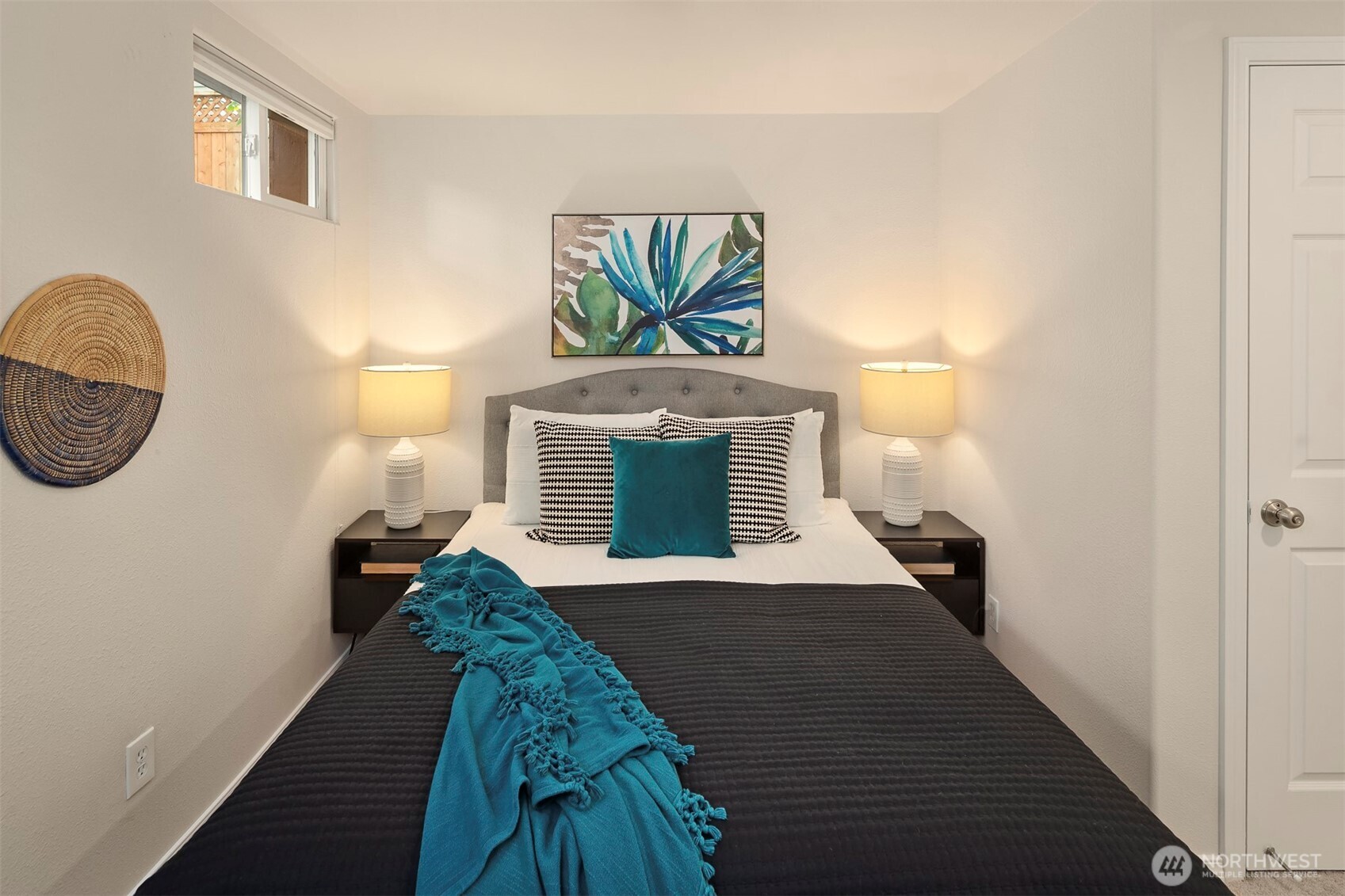 6939 Fauntleroy Way SW