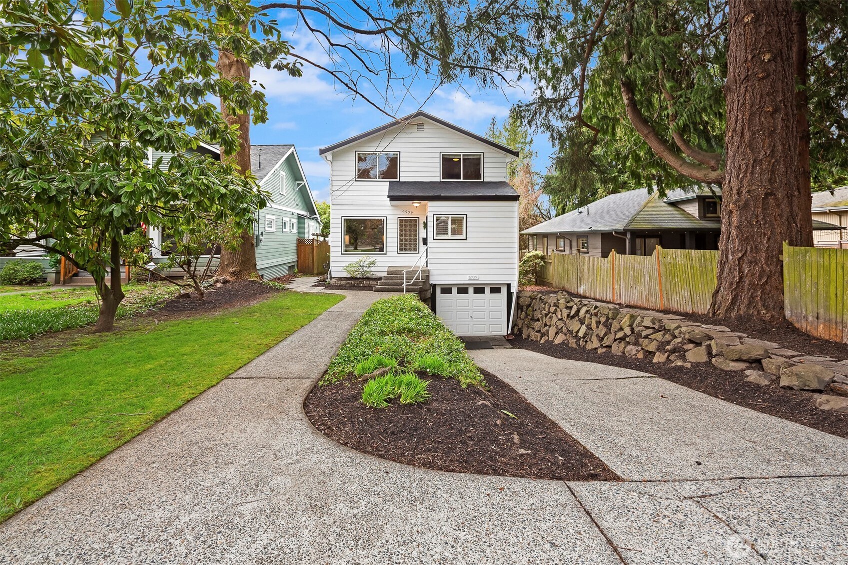 6939 Fauntleroy Way SW