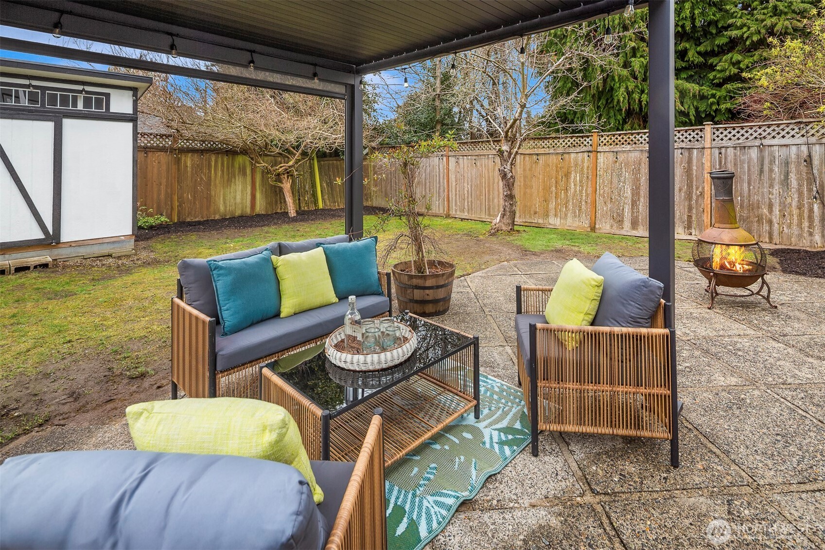 6939 Fauntleroy Way SW