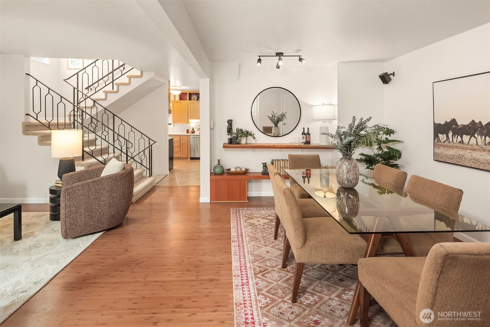 6939 Fauntleroy Way SW