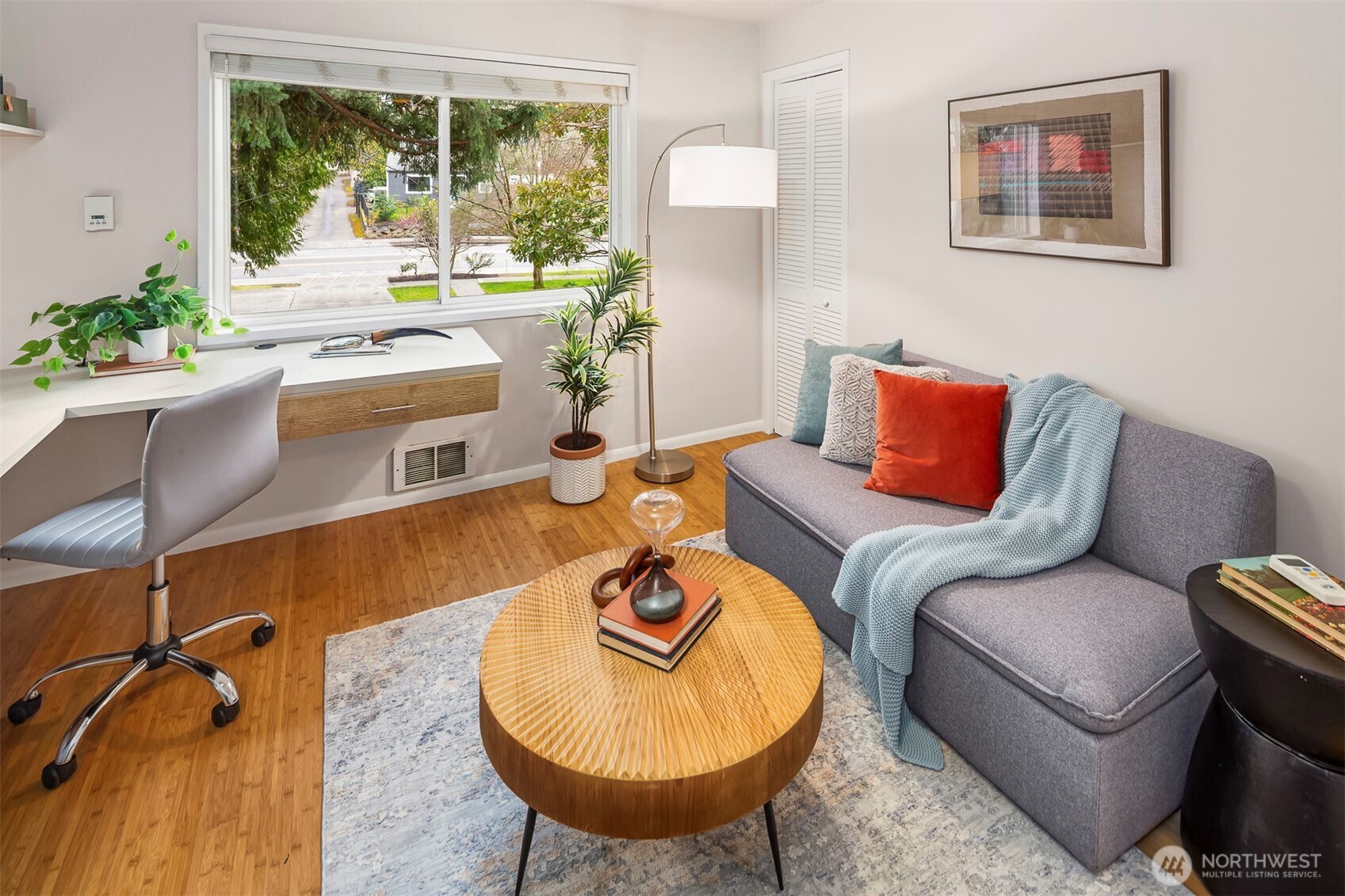 6939 Fauntleroy Way SW