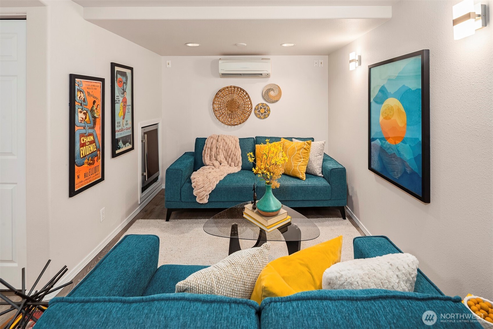 6939 Fauntleroy Way SW