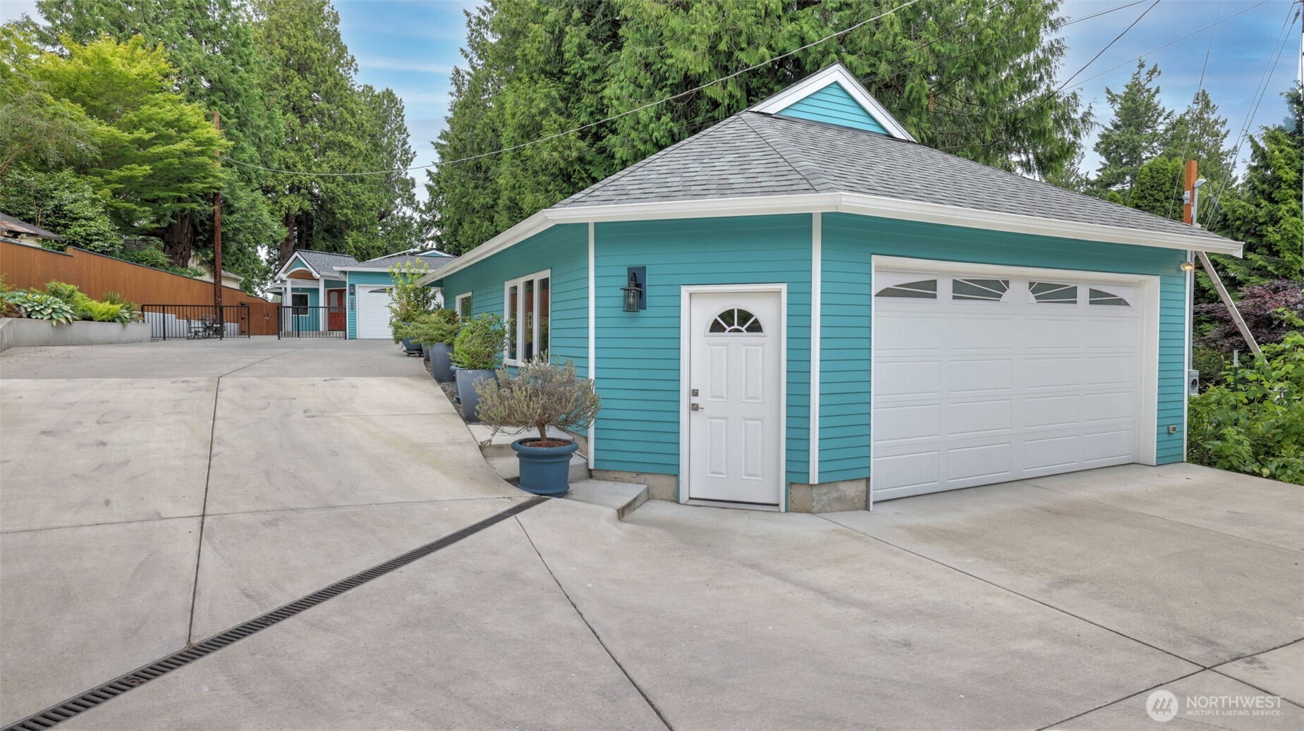 2171 N 122nd Place