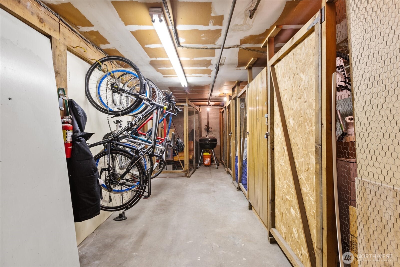 4912 Evanston Avenue N