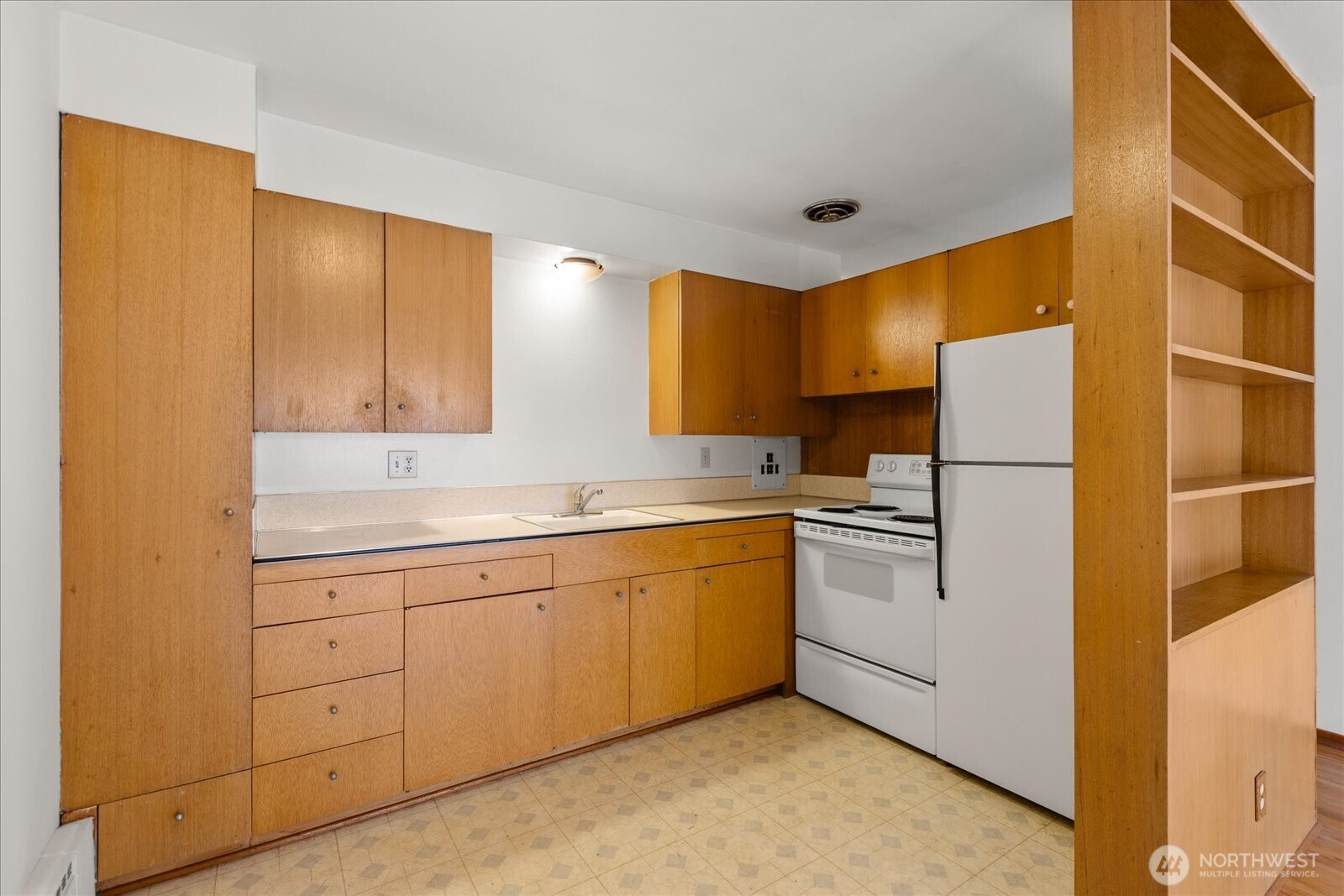 4912 Evanston Avenue N