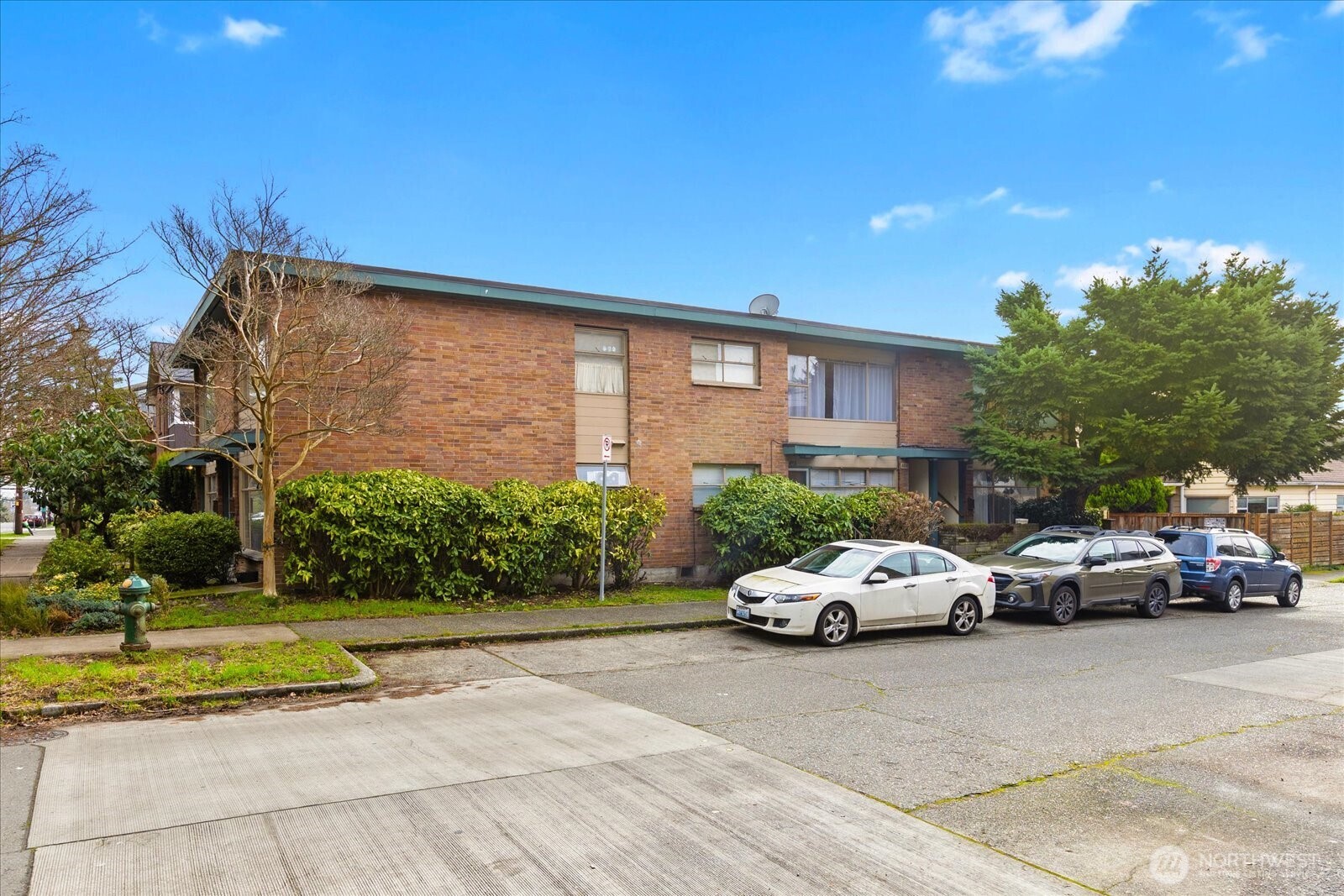 4912 Evanston Avenue N