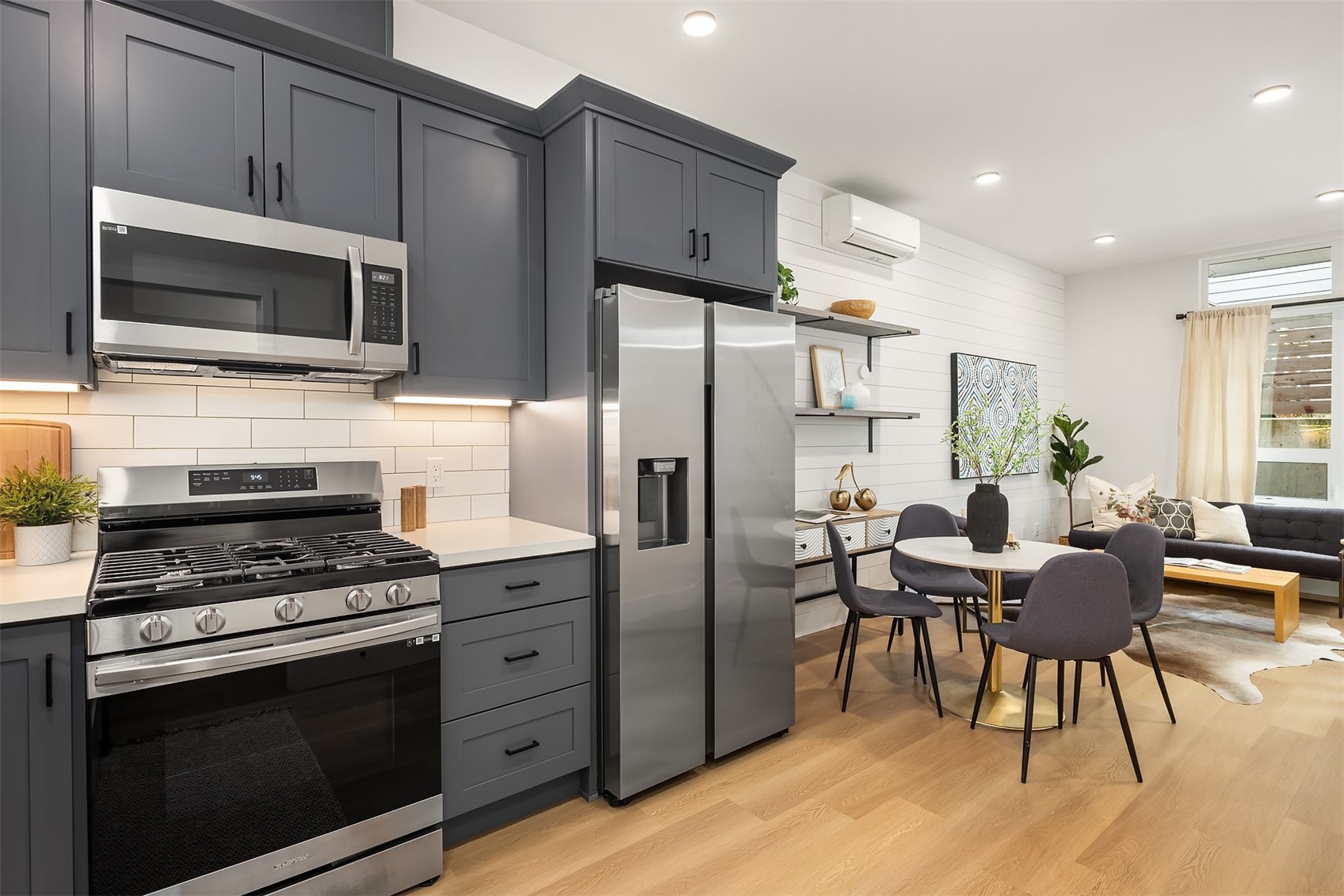 6037 42nd Avenue SW Unit: B