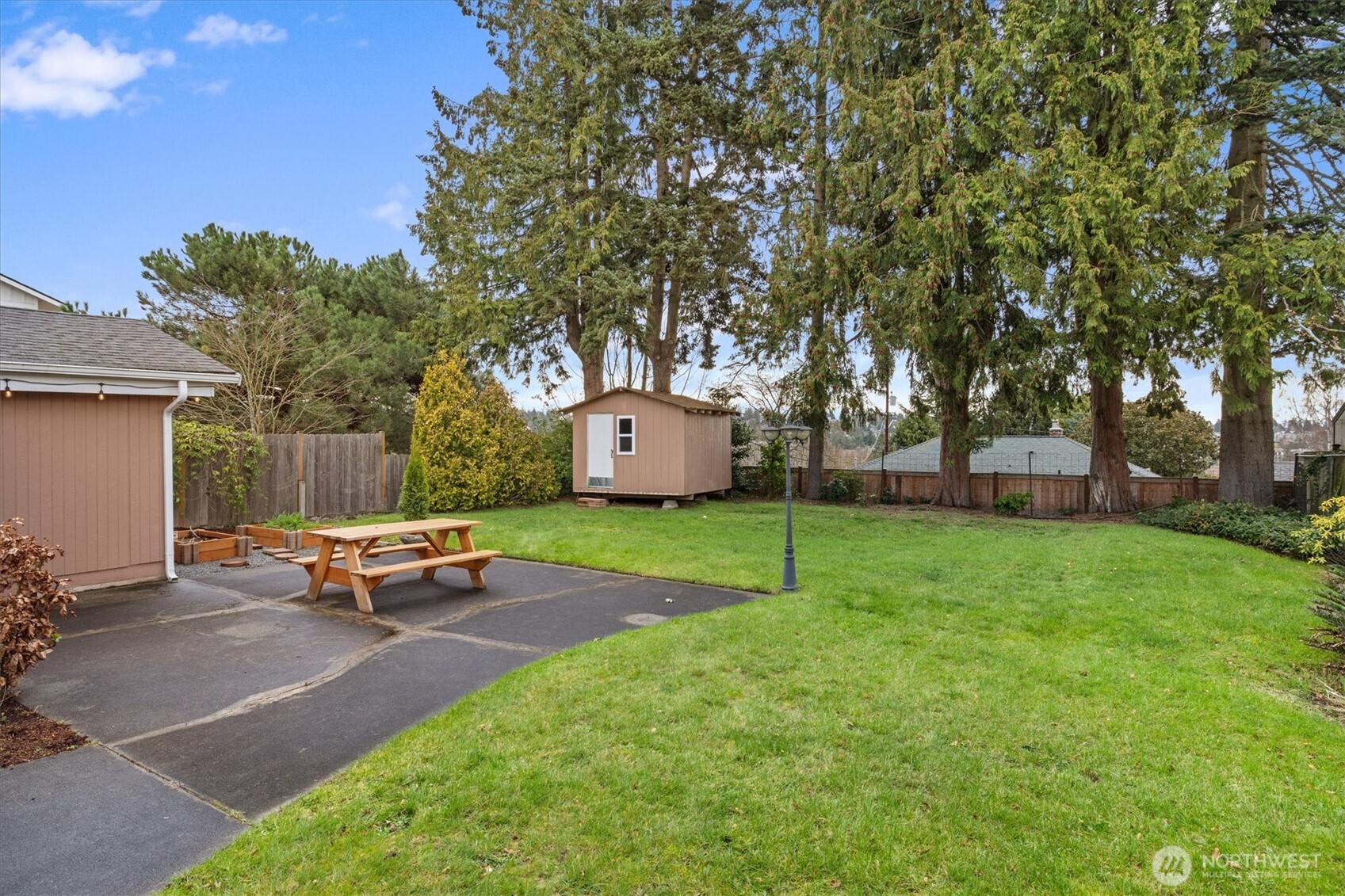 10044 12th Avenue NW