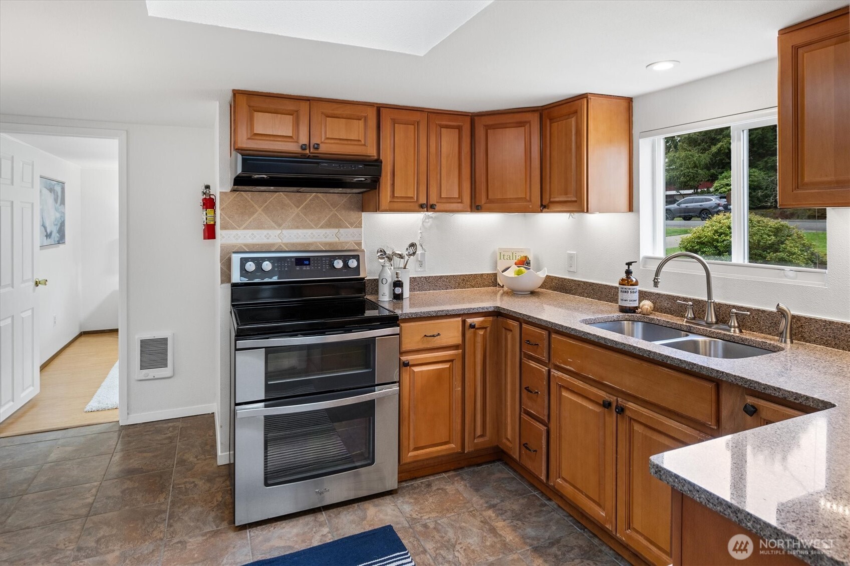 10044 12th Avenue NW