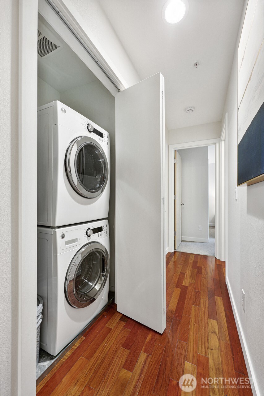 6219 NE 181st Street Unit: 301