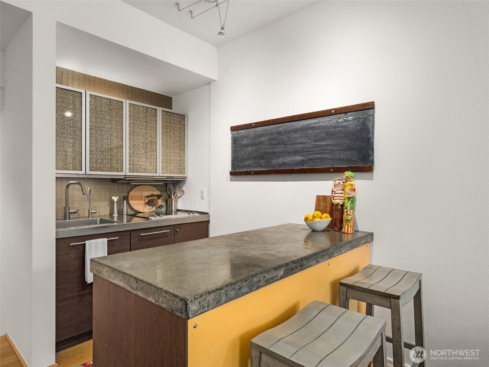 1401 5th Avenue W Unit: 104