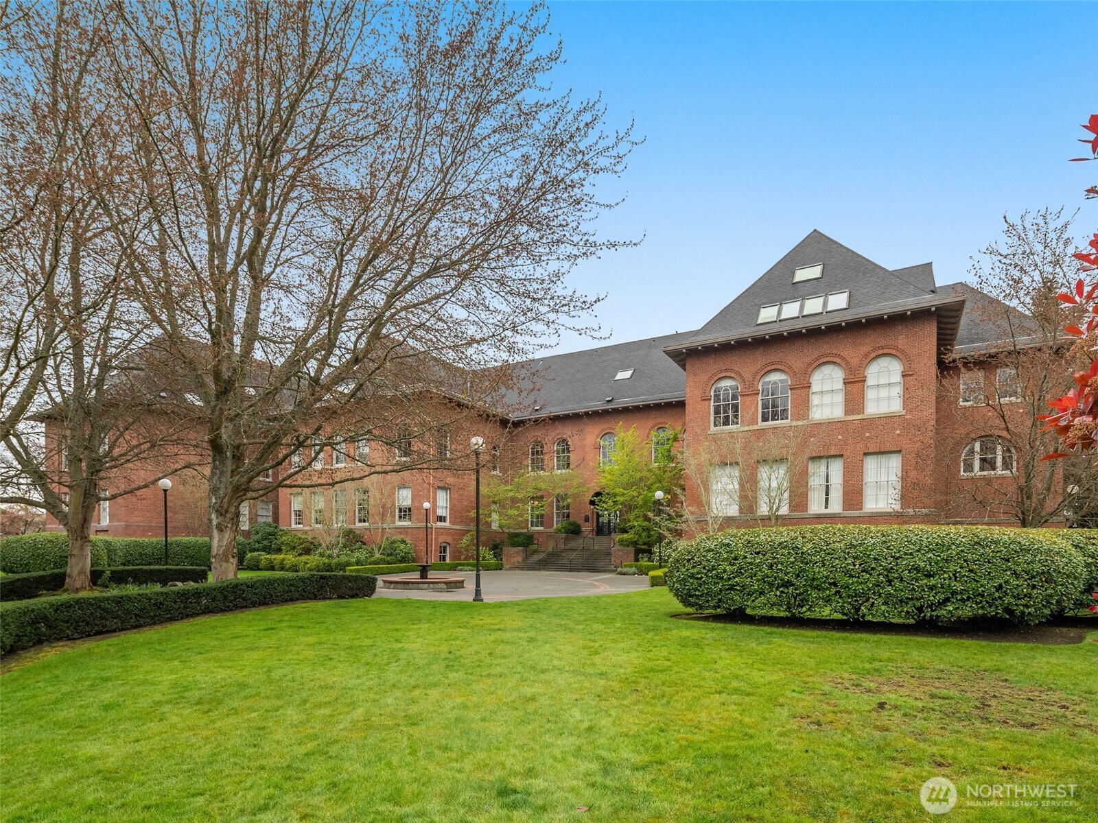 1401 5th Avenue W Unit: 104