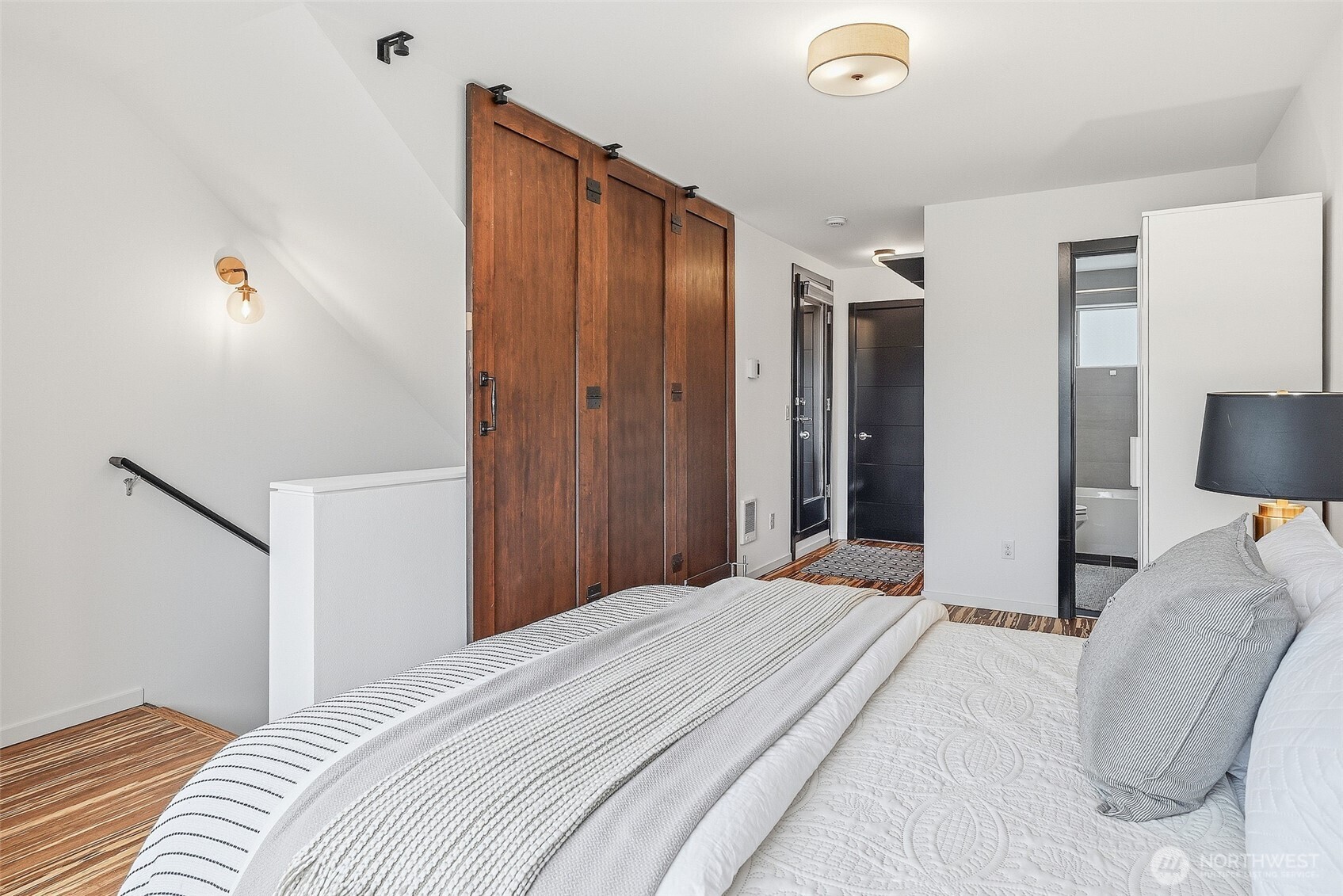 7752 Delridge Way SW