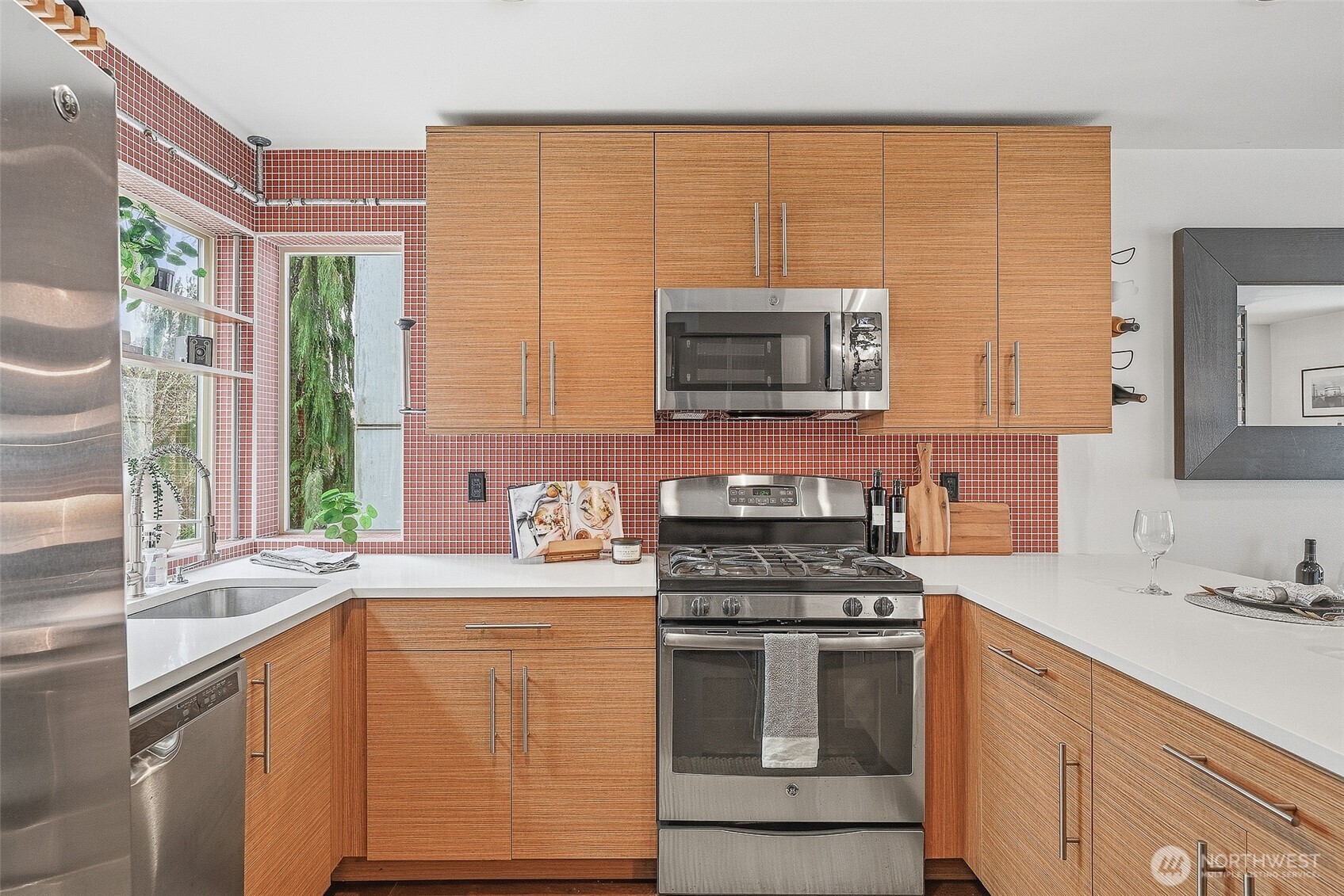 7752 Delridge Way SW