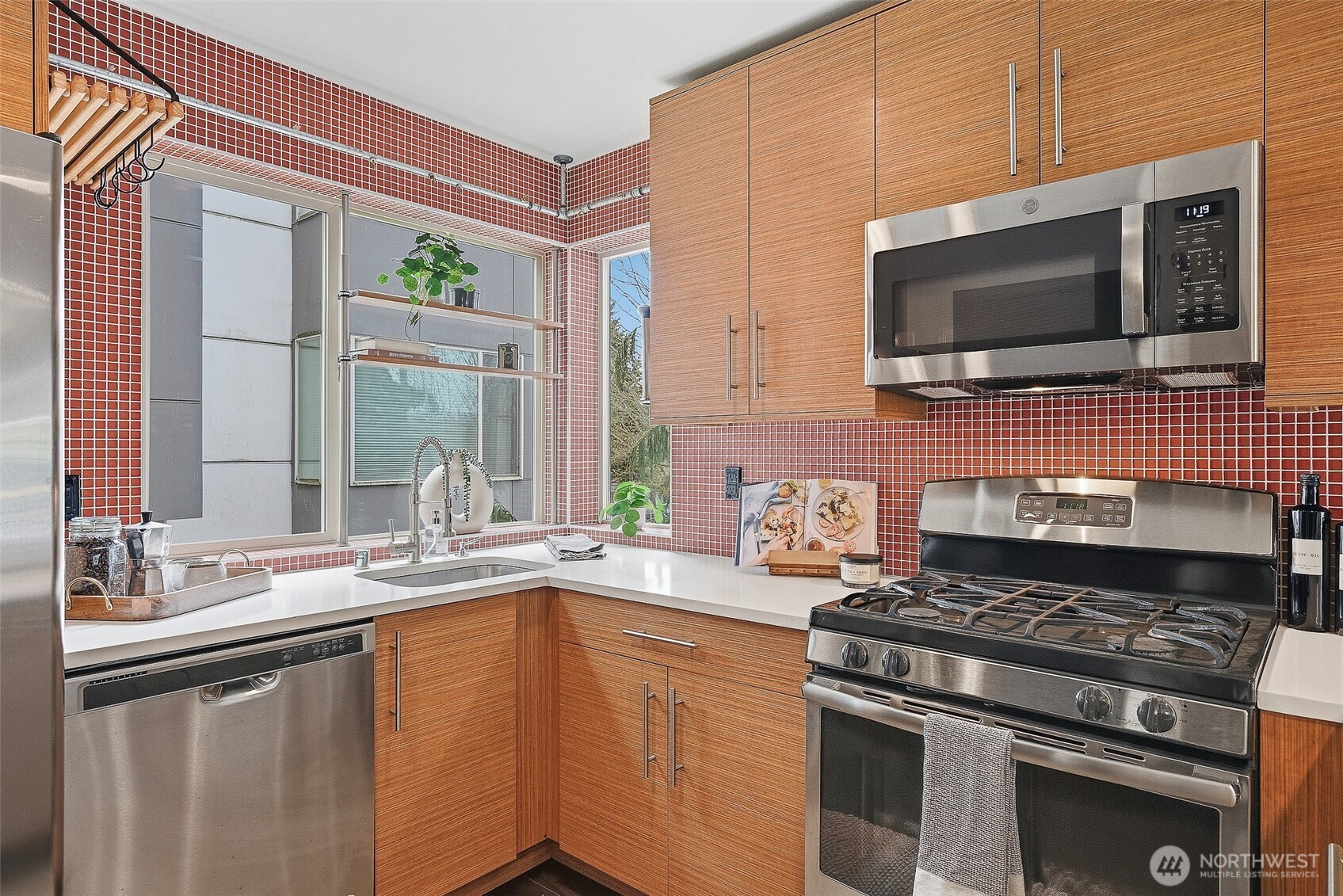 7752 Delridge Way SW