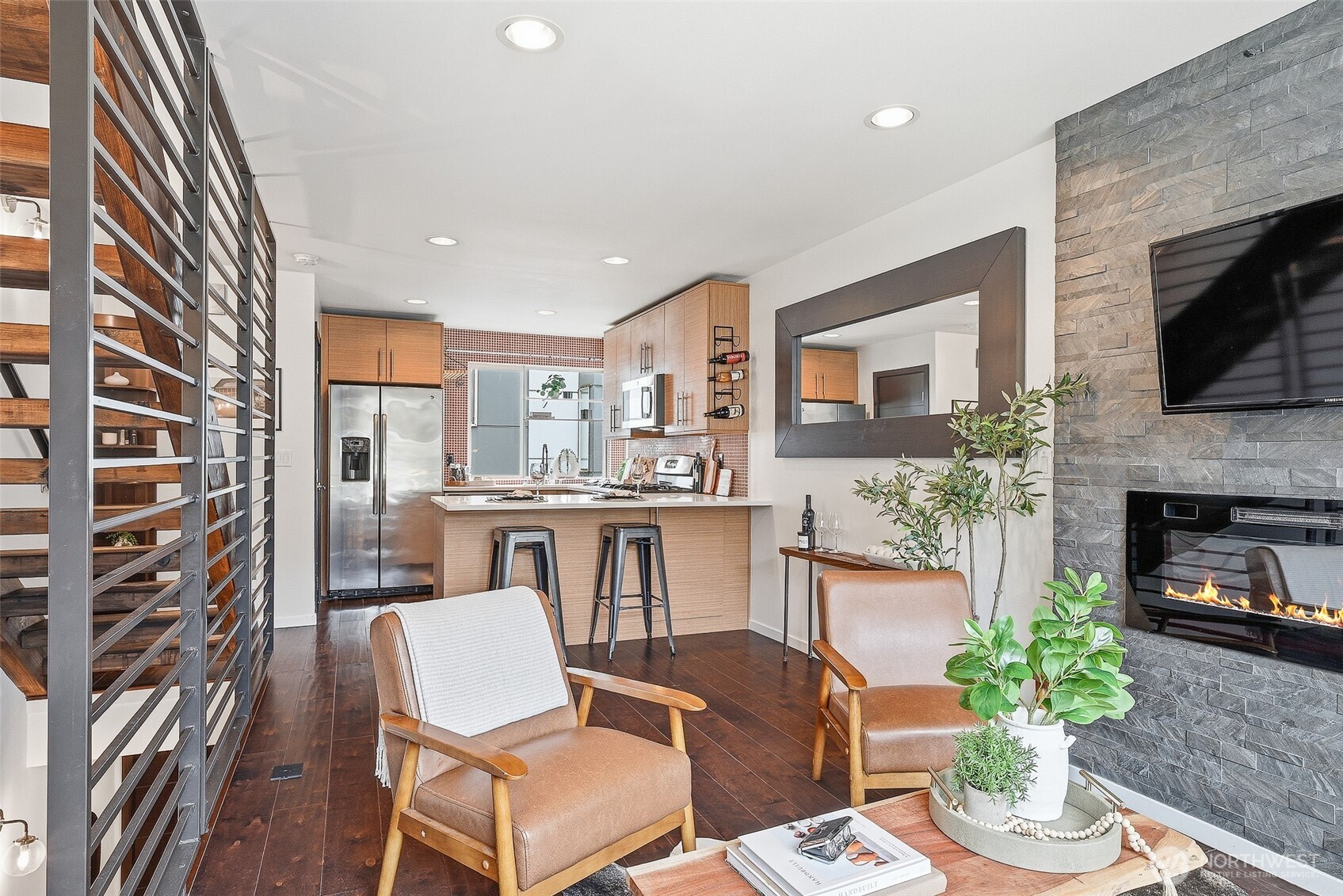 7752 Delridge Way SW