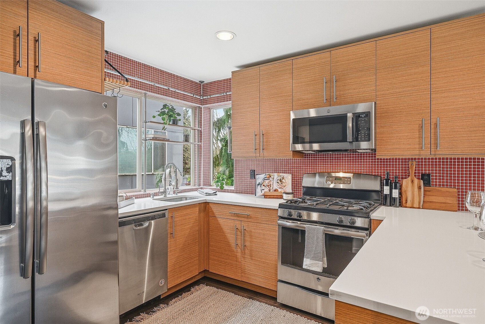 7752 Delridge Way SW