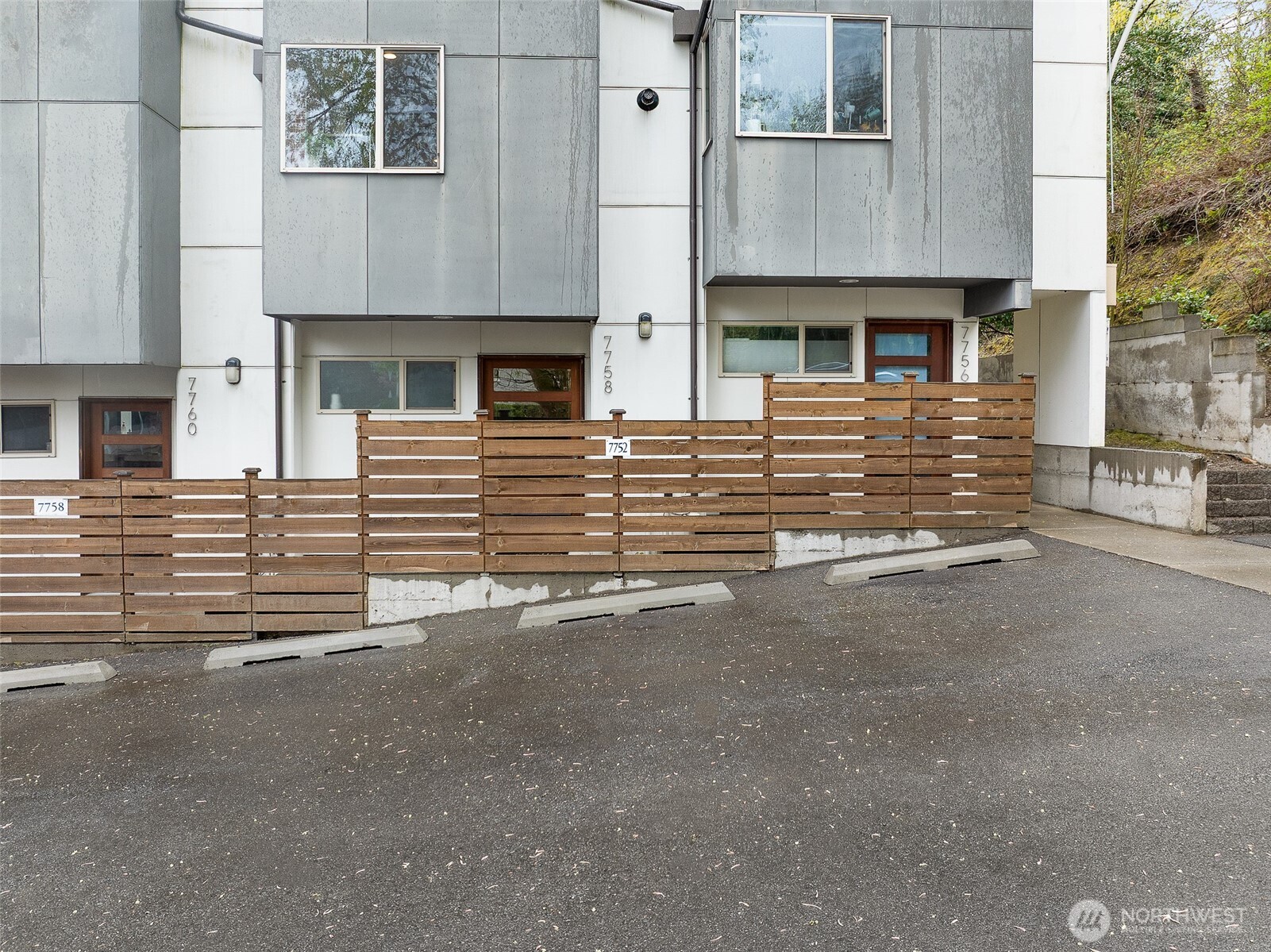 7752 Delridge Way SW