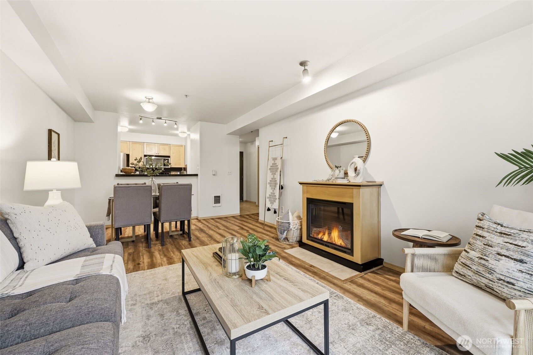 9057 Greenwood Avenue N Unit: 102