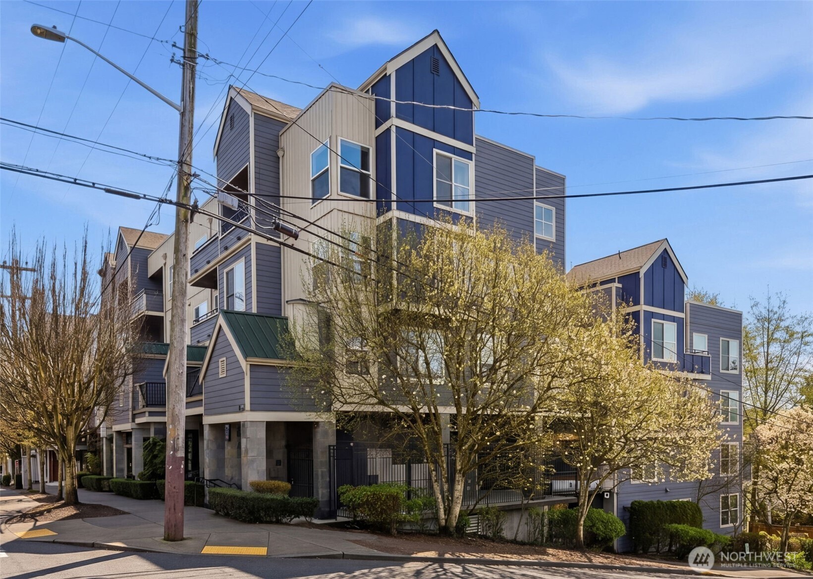 9057 Greenwood Avenue N Unit: 102