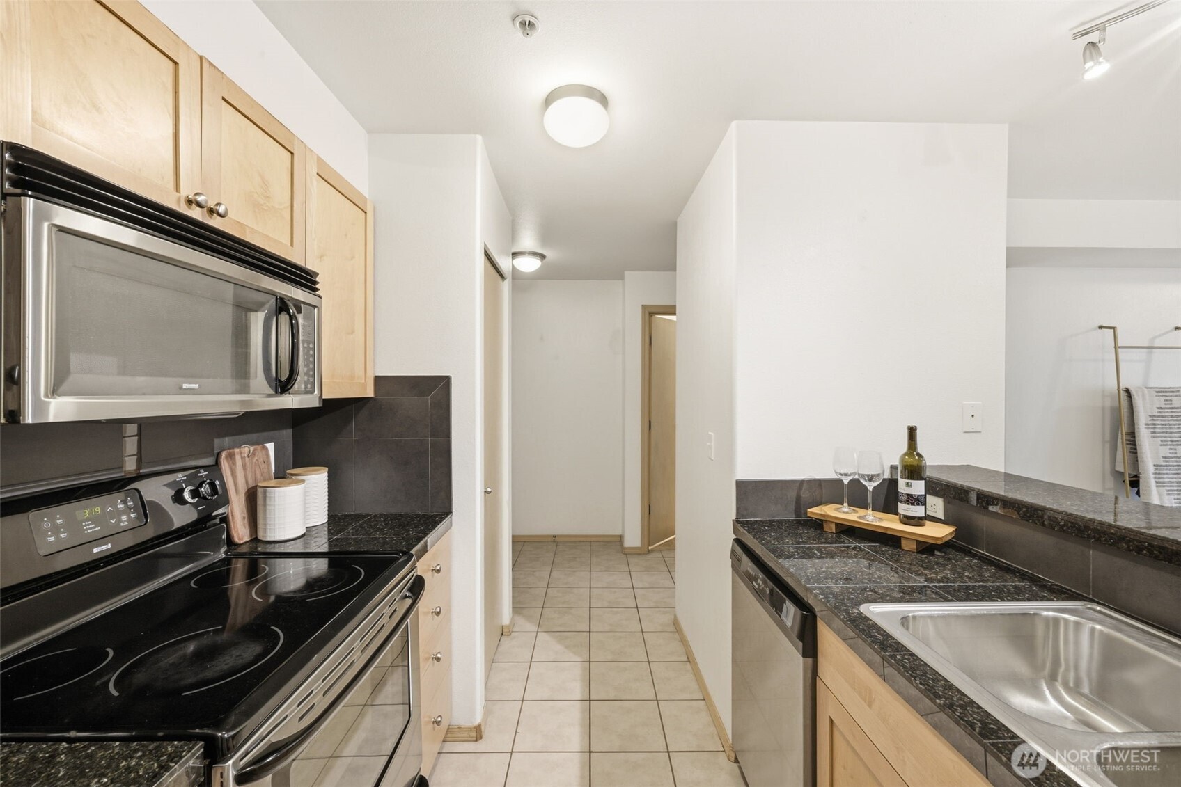 9057 Greenwood Avenue N Unit: 102