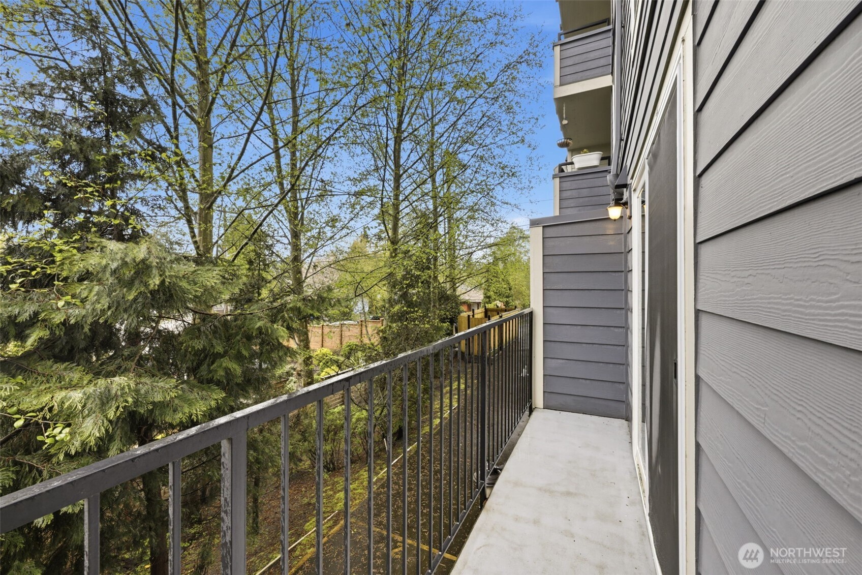 9057 Greenwood Avenue N Unit: 102