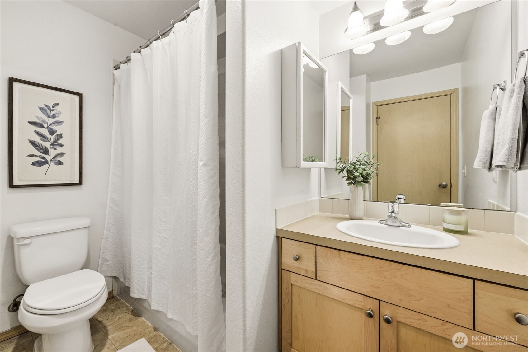 9057 Greenwood Avenue N Unit: 102