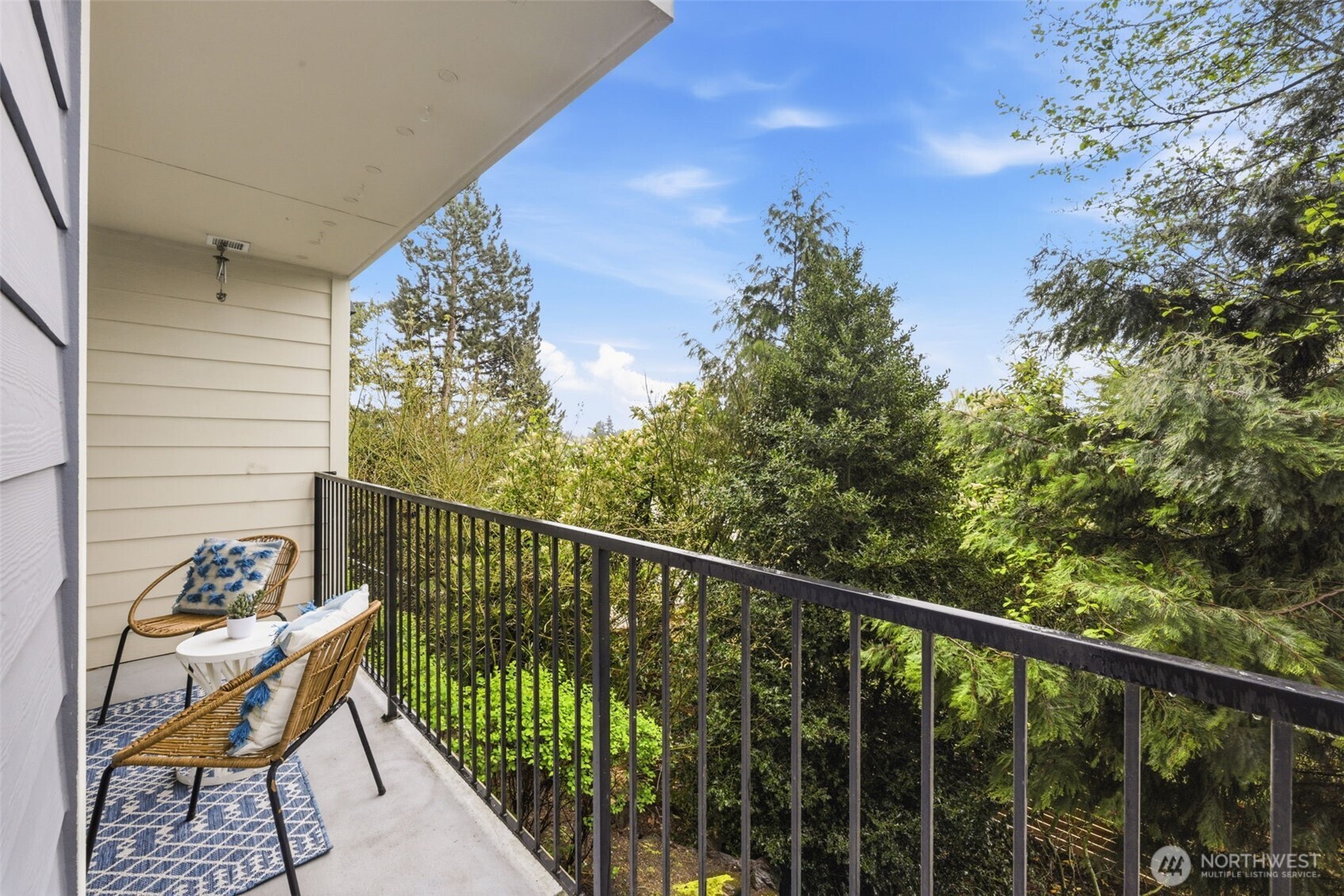 9057 Greenwood Avenue N Unit: 102