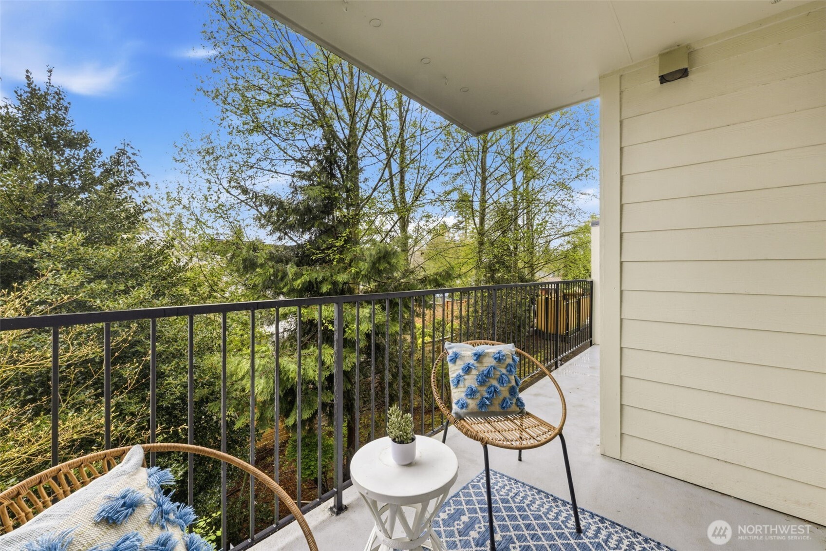 9057 Greenwood Avenue N Unit: 102