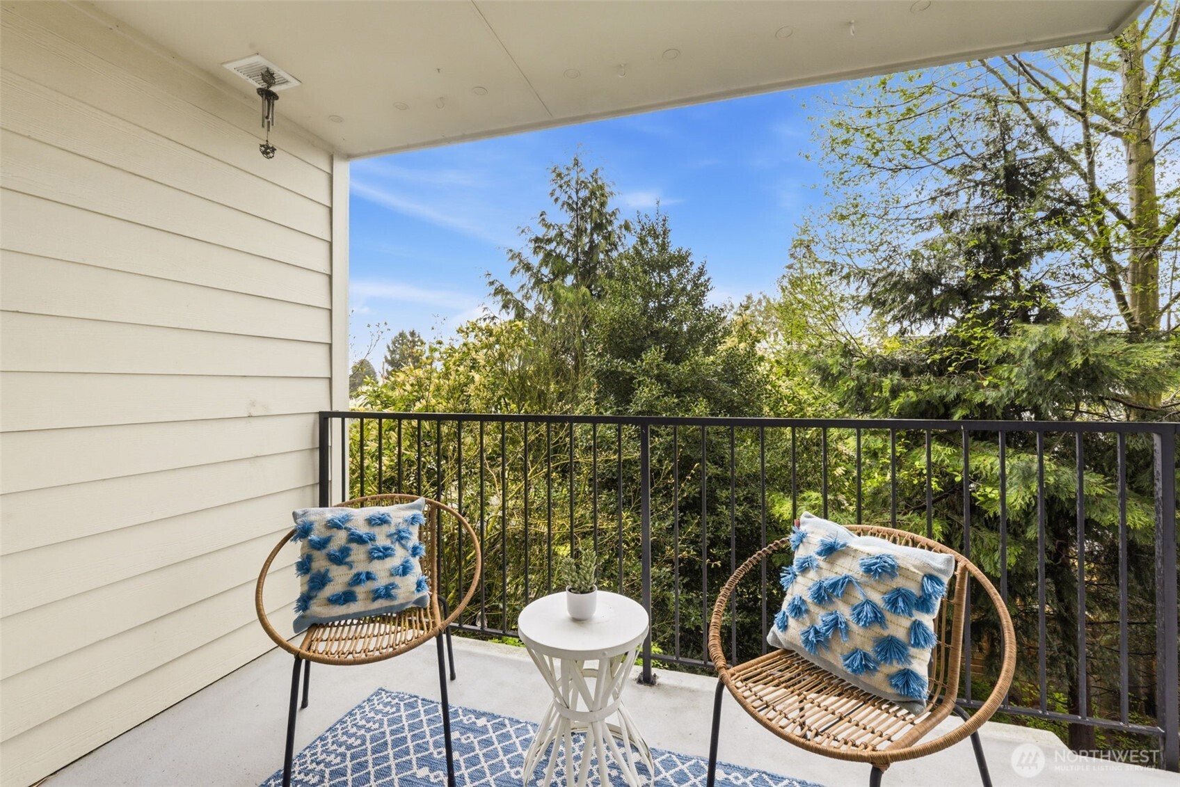 9057 Greenwood Avenue N Unit: 102