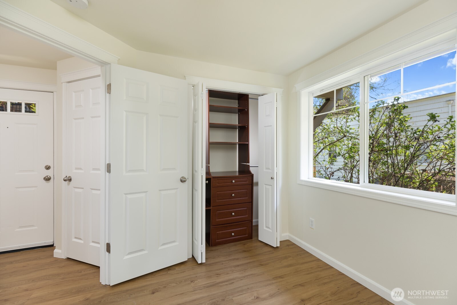 7114 California Avenue SW Unit: F