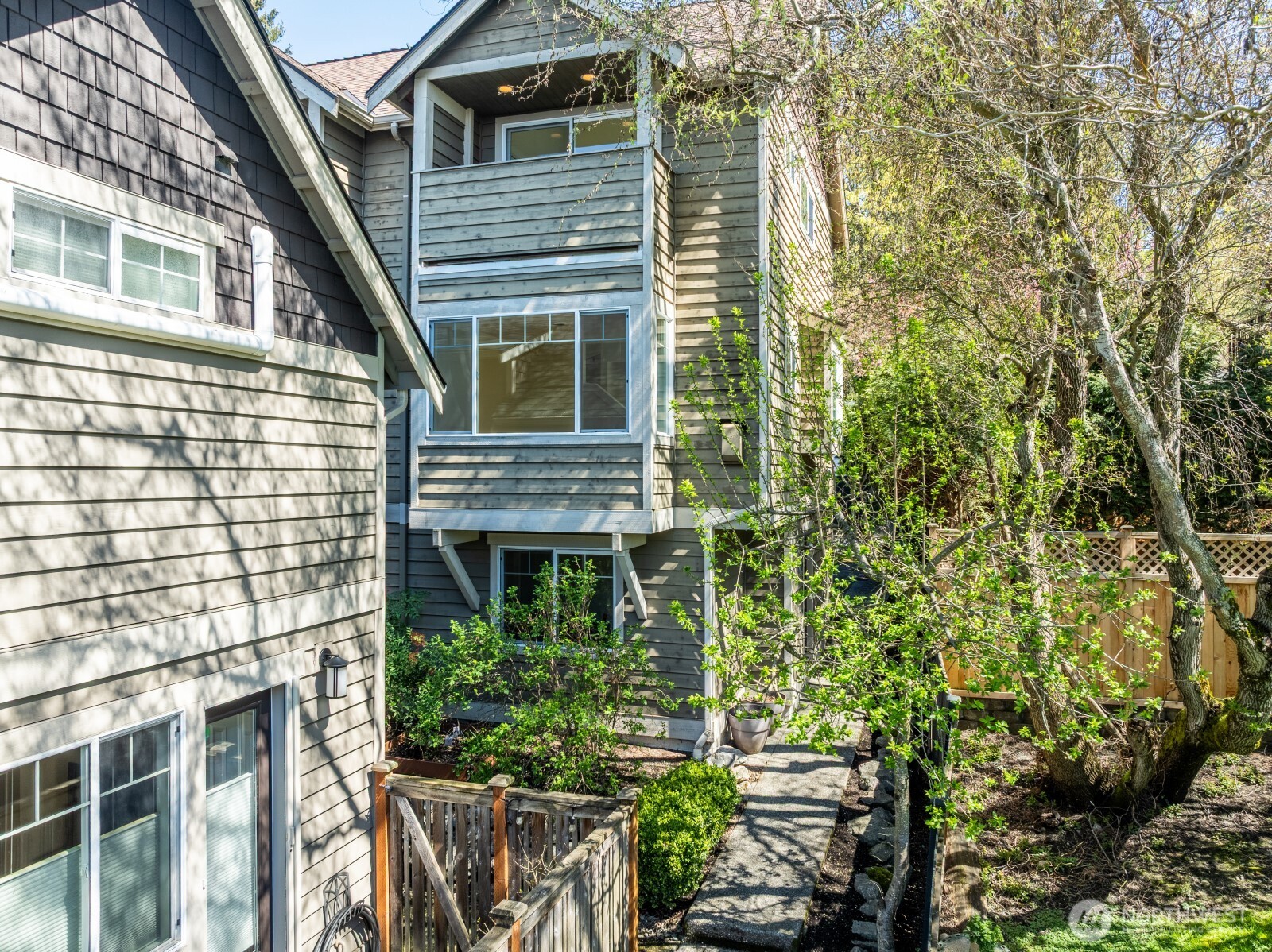 7114 California Avenue SW Unit: F