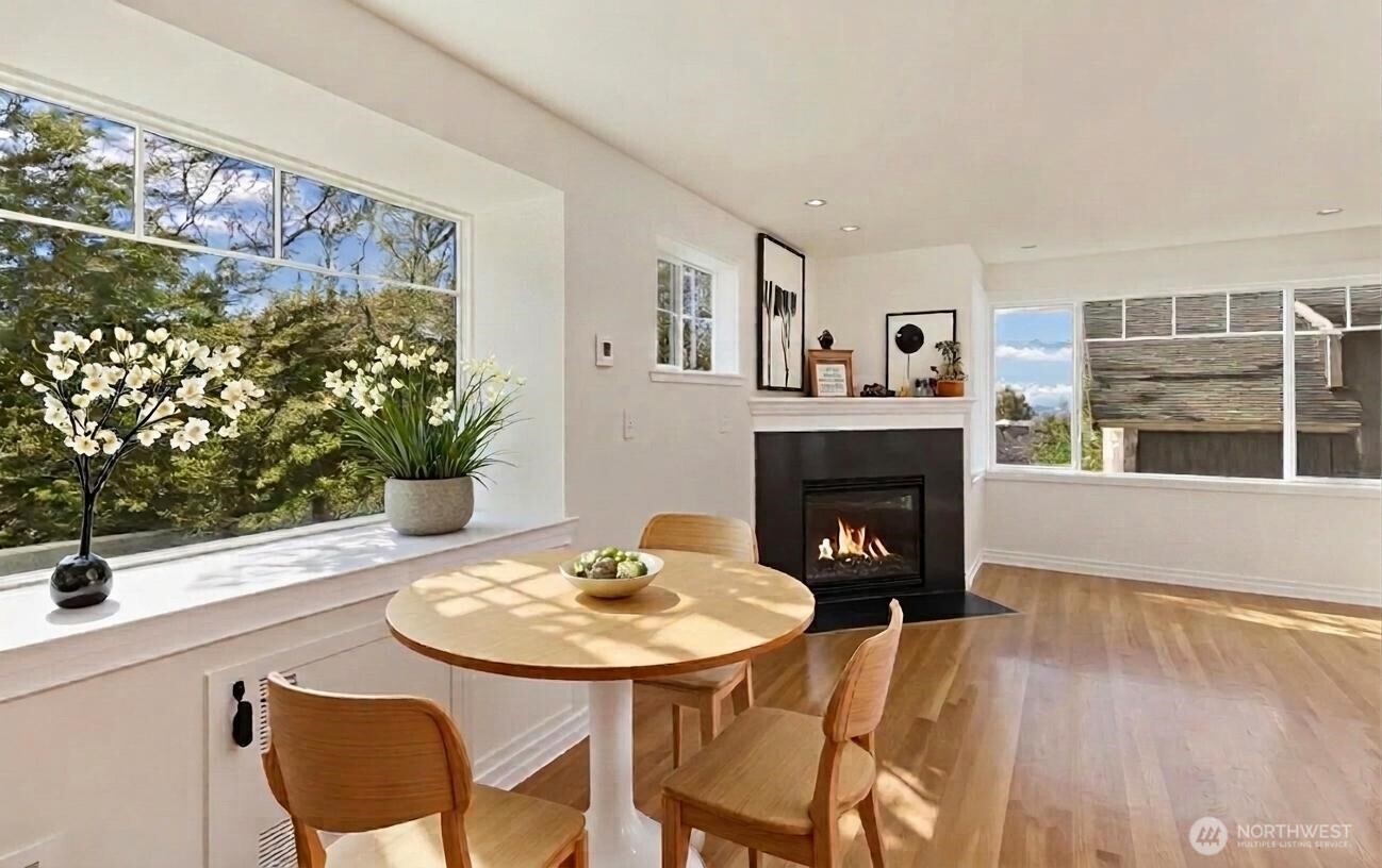 7114 California Avenue SW Unit: F