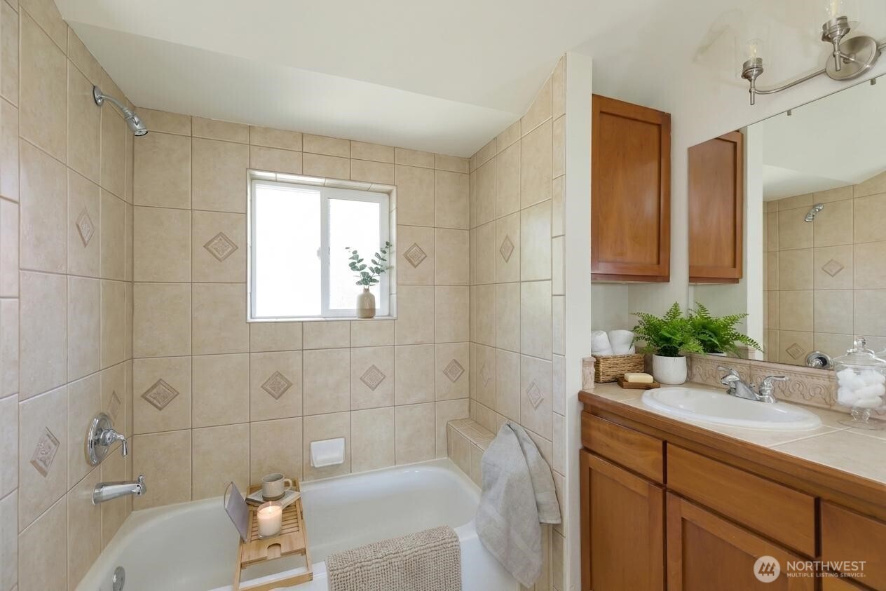 7114 California Avenue SW Unit: F